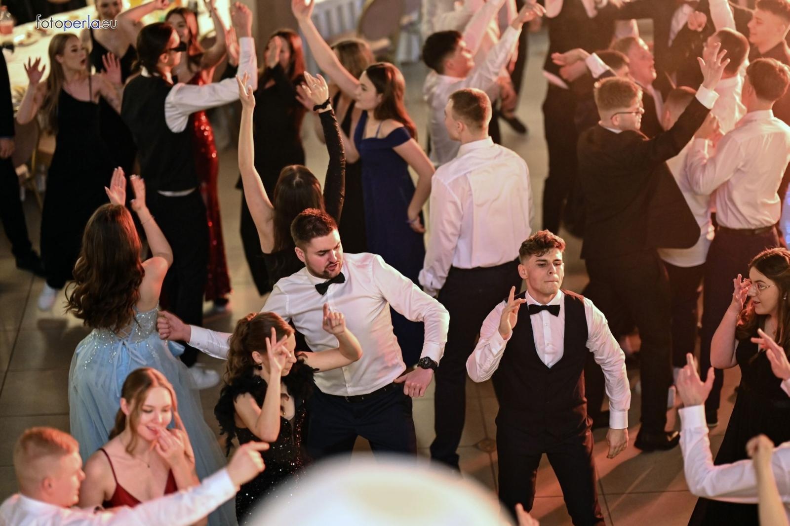 Zdjęcie w galerii na portalu naszraciborz.pl: Niezapomniany bal studniówkowy Ekonomika w Rogowie [FOTO i WIDEO] wiadomości z regionu