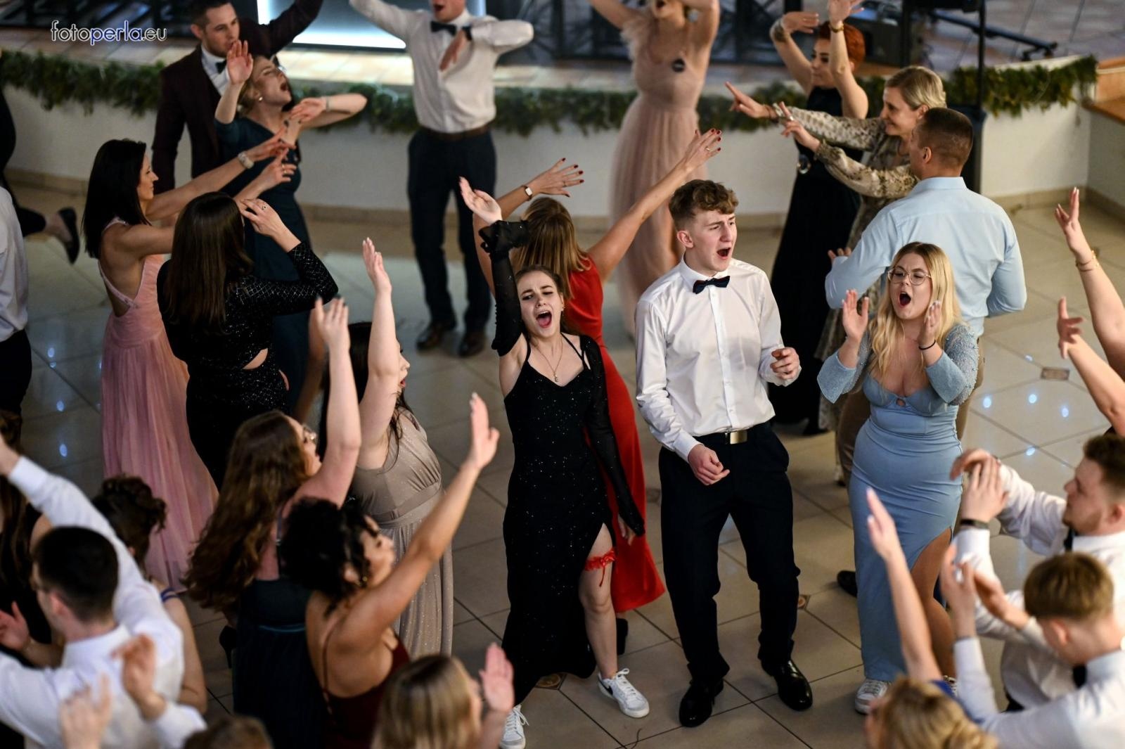 Zdjęcie w galerii na portalu naszraciborz.pl: Niezapomniany bal studniówkowy Ekonomika w Rogowie [FOTO i WIDEO] wiadomości z regionu