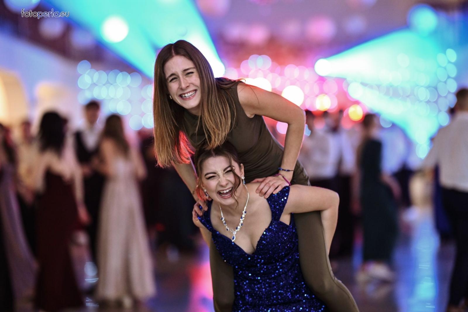 Zdjęcie w galerii na portalu naszraciborz.pl: Niezapomniany bal studniówkowy Ekonomika w Rogowie [FOTO i WIDEO] wiadomości z regionu