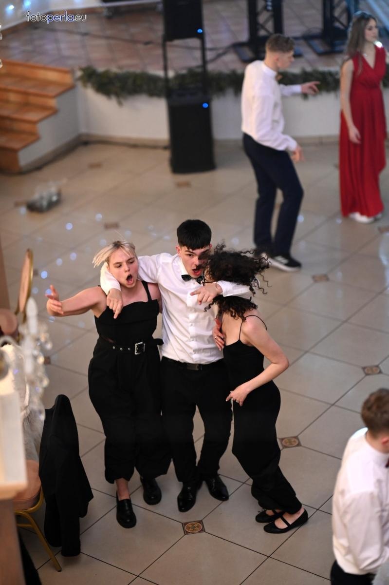 Zdjęcie w galerii na portalu naszraciborz.pl: Niezapomniany bal studniówkowy Ekonomika w Rogowie [FOTO i WIDEO] wiadomości z regionu