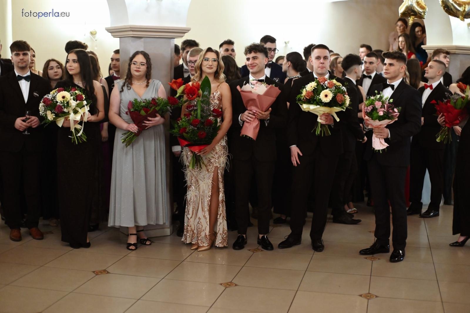 Zdjęcie w galerii na portalu naszraciborz.pl: Niezapomniany bal studniówkowy Ekonomika w Rogowie [FOTO i WIDEO] wiadomości z regionu