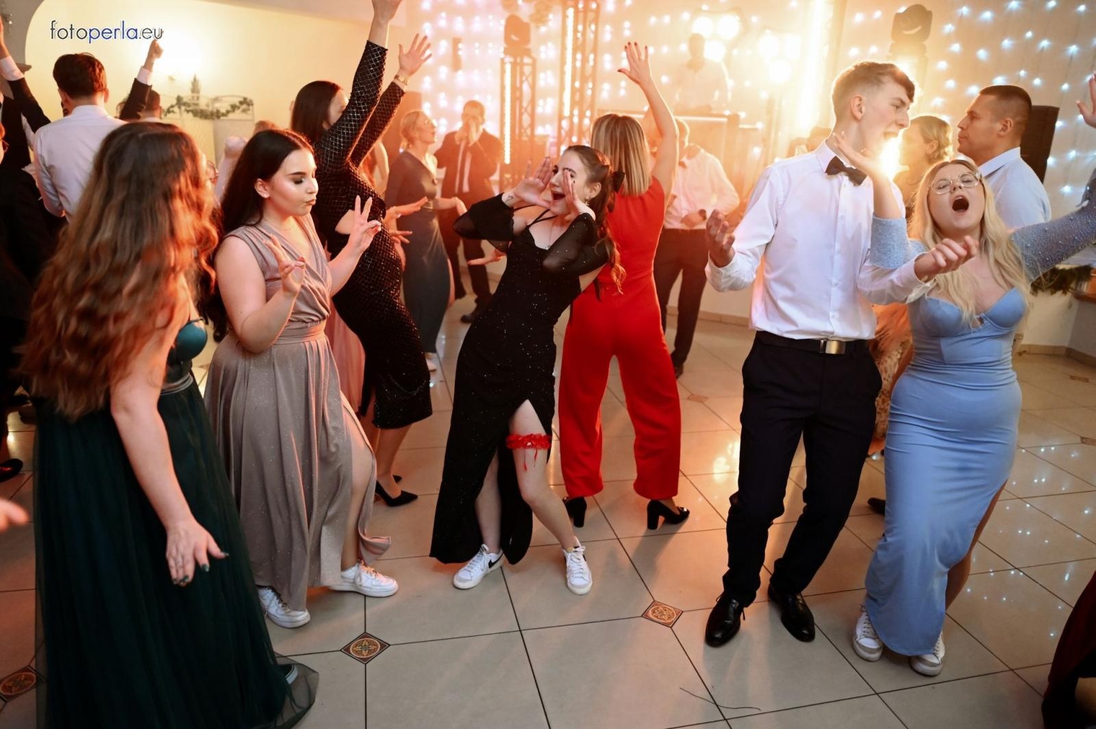 Zdjęcie w galerii na portalu naszraciborz.pl: Niezapomniany bal studniówkowy Ekonomika w Rogowie [FOTO i WIDEO] wiadomości z regionu