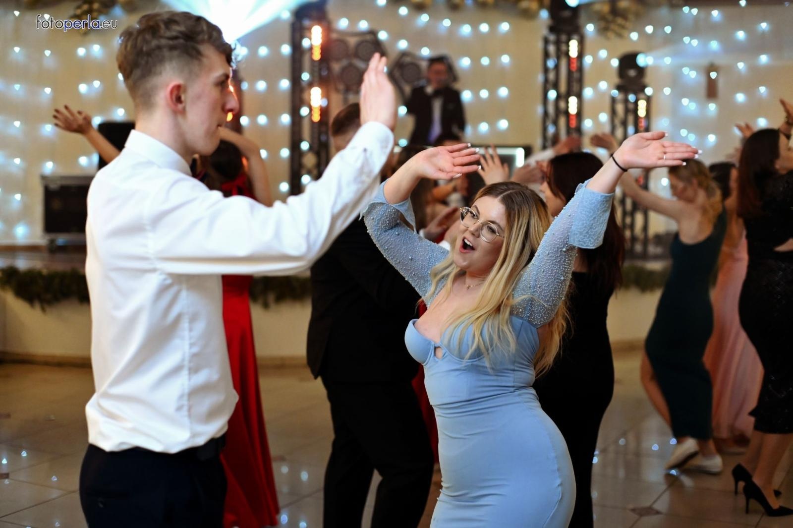 Zdjęcie w galerii na portalu naszraciborz.pl: Niezapomniany bal studniówkowy Ekonomika w Rogowie [FOTO i WIDEO] wiadomości z regionu