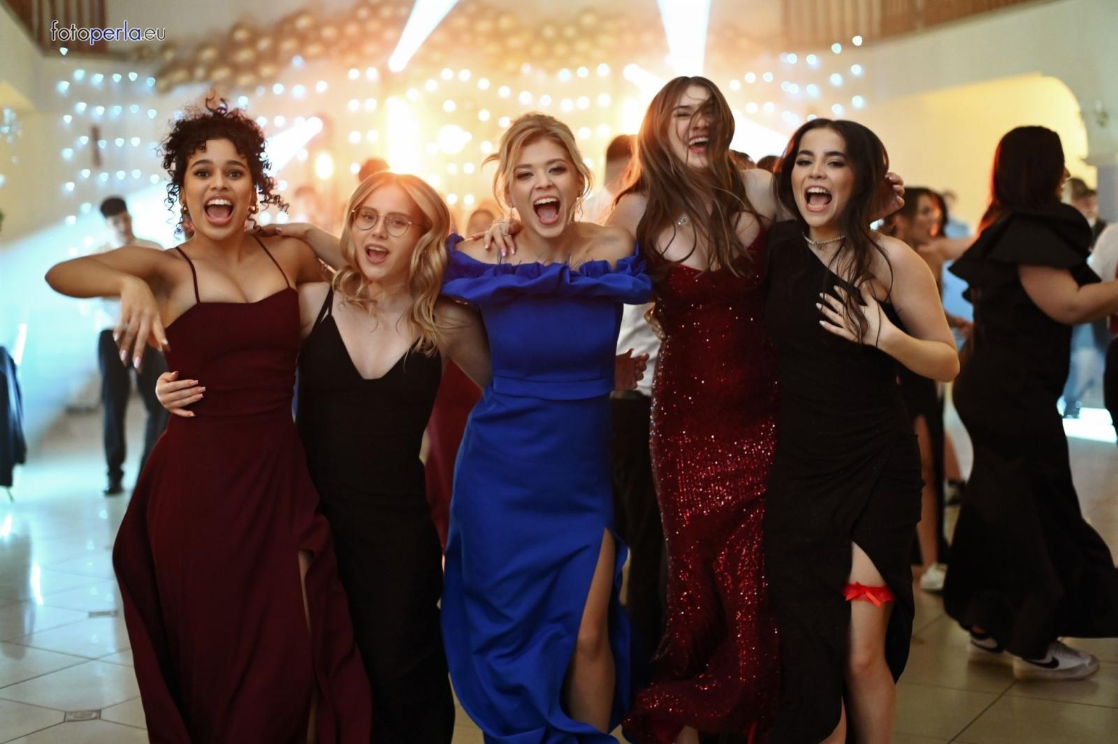 Zdjęcie w galerii na portalu naszraciborz.pl: Niezapomniany bal studniówkowy Ekonomika w Rogowie [FOTO i WIDEO] wiadomości z regionu