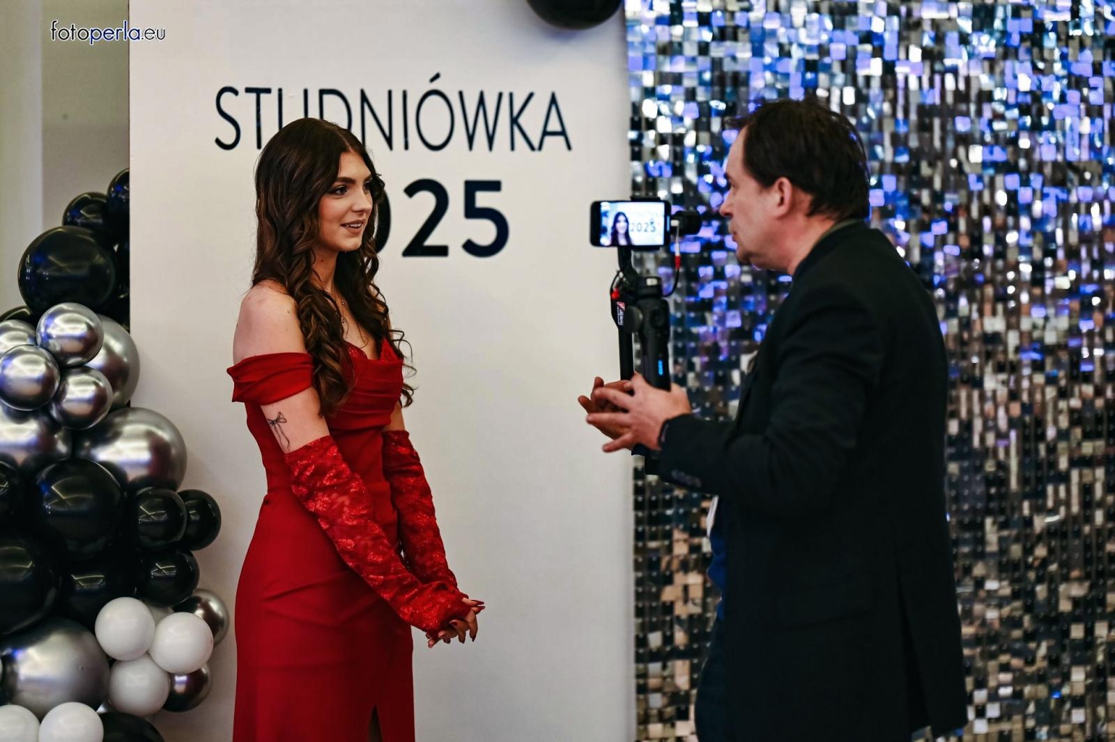 Zdjęcie w galerii na portalu naszraciborz.pl: Szampańska zabawa CKZiU nr 1 na studniówce w Rege w Bieńkowicach [FOTO i WIDEO] wiadomości z regionu