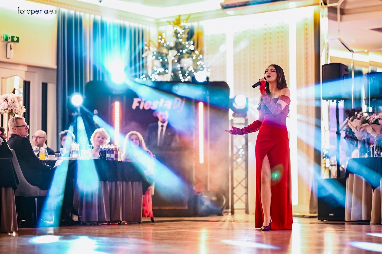 Zdjęcie w galerii na portalu naszraciborz.pl: Szampańska zabawa CKZiU nr 1 na studniówce w Rege w Bieńkowicach [FOTO i WIDEO] wiadomości z regionu