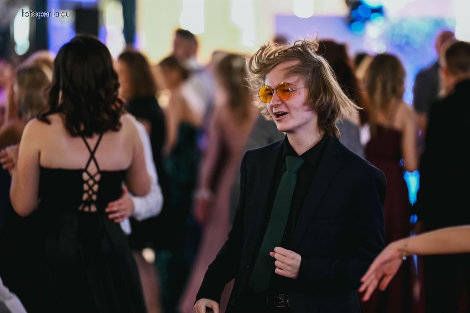 Zdjęcie w galerii na portalu naszraciborz.pl: Szampańska zabawa CKZiU nr 1 na studniówce w Rege w Bieńkowicach [FOTO i WIDEO] wiadomości z regionu