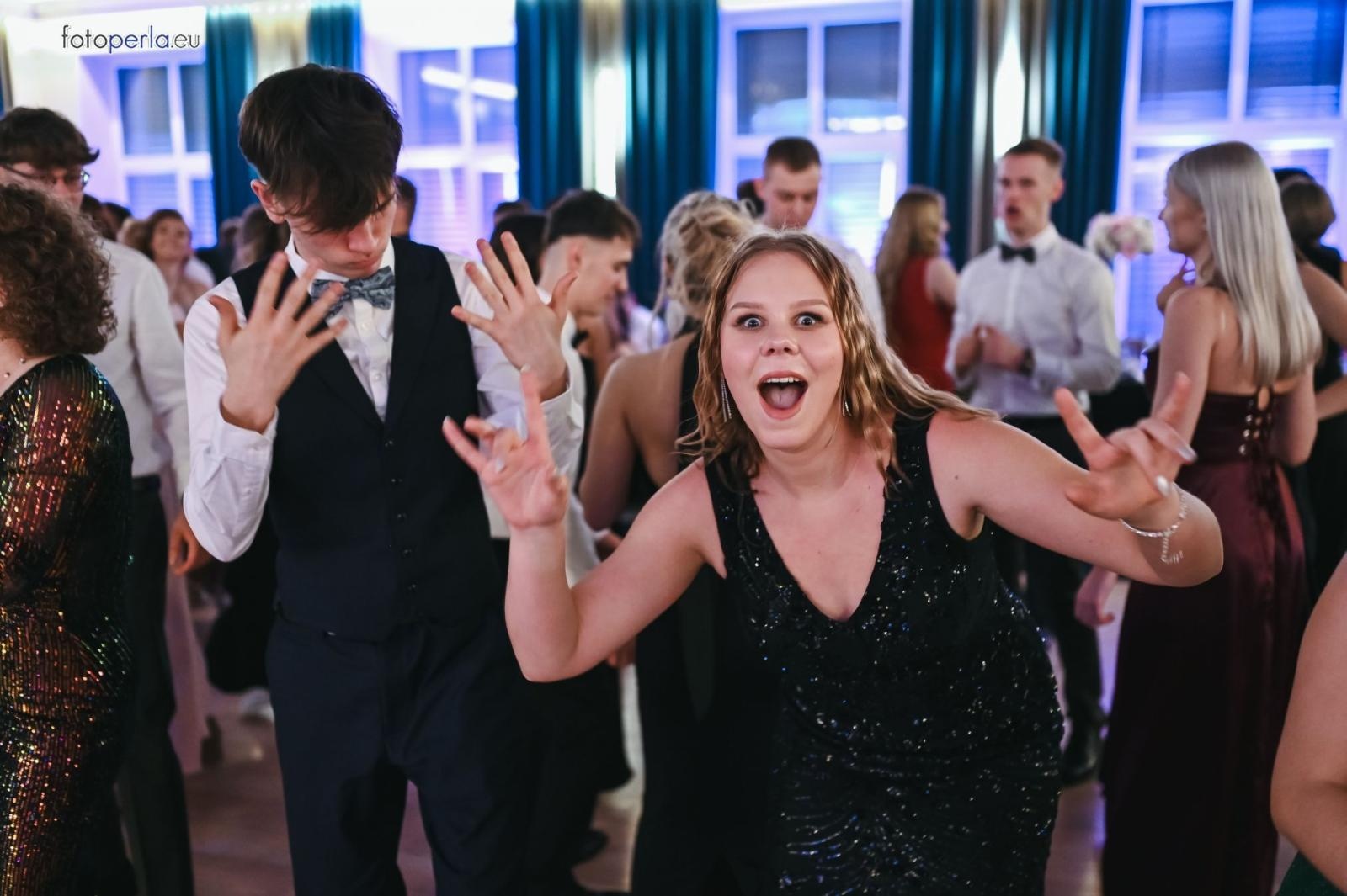 Zdjęcie w galerii na portalu naszraciborz.pl: Szampańska zabawa CKZiU nr 1 na studniówce w Rege w Bieńkowicach [FOTO i WIDEO] wiadomości z regionu