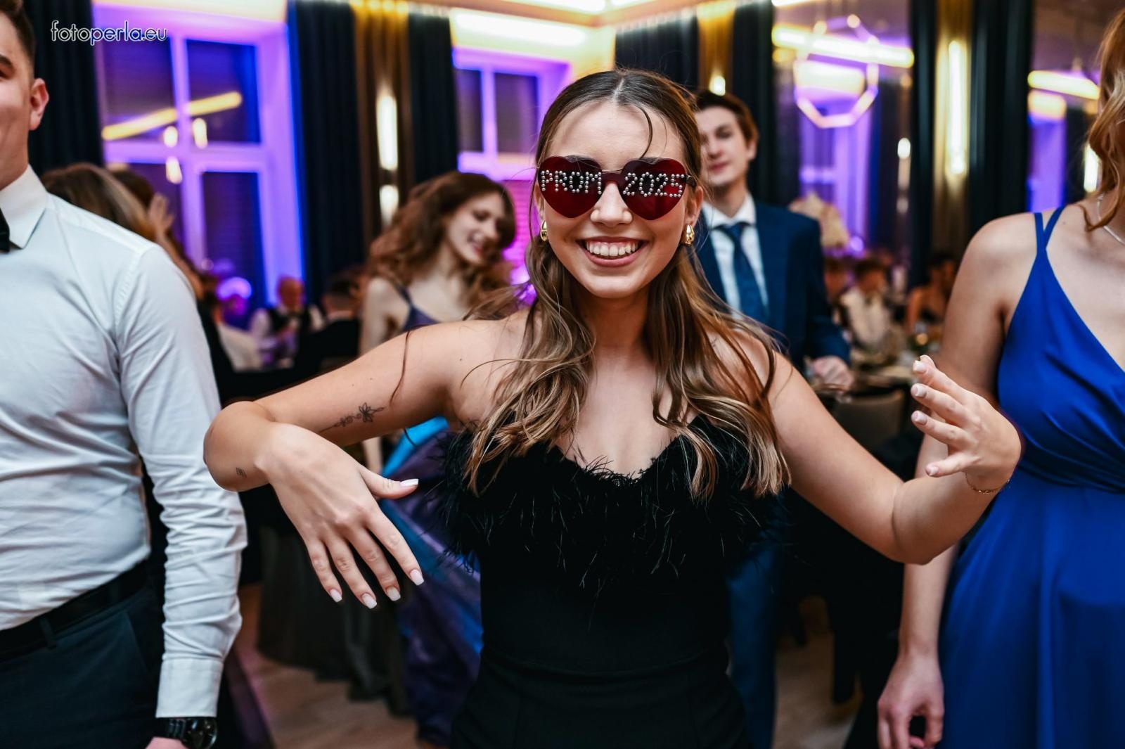 Zdjęcie w galerii na portalu naszraciborz.pl: Szampańska zabawa CKZiU nr 1 na studniówce w Rege w Bieńkowicach [FOTO i WIDEO] wiadomości z regionu