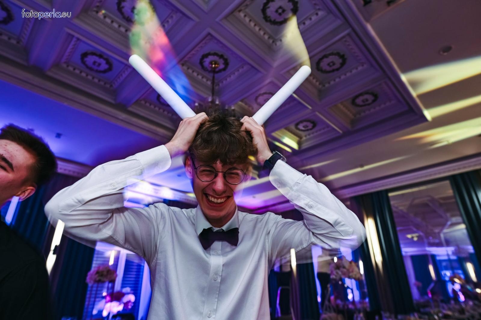 Zdjęcie w galerii na portalu naszraciborz.pl: Szampańska zabawa CKZiU nr 1 na studniówce w Rege w Bieńkowicach [FOTO i WIDEO] wiadomości z regionu