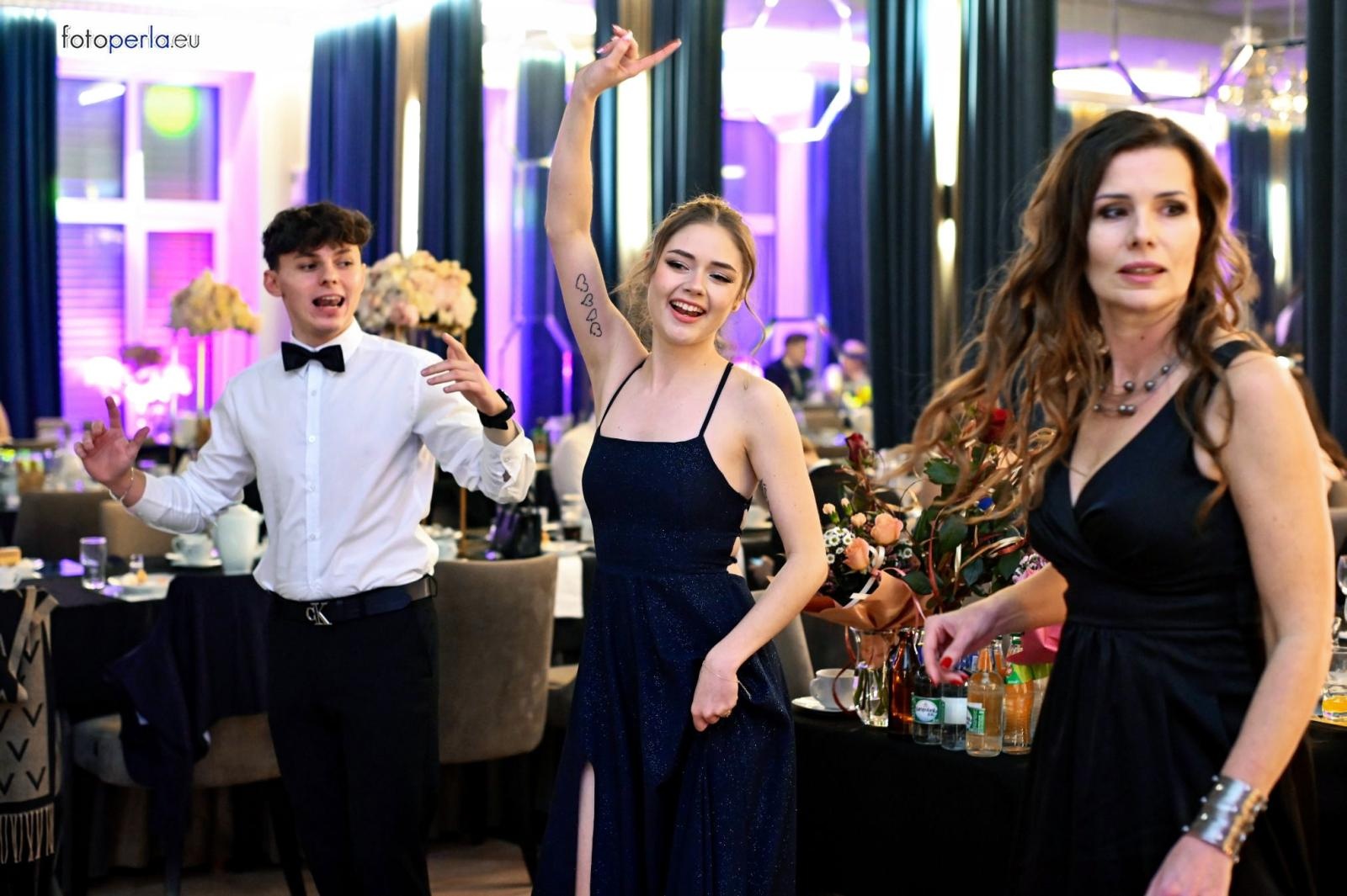 Zdjęcie w galerii na portalu naszraciborz.pl: Szampańska zabawa CKZiU nr 1 na studniówce w Rege w Bieńkowicach [FOTO i WIDEO] wiadomości z regionu