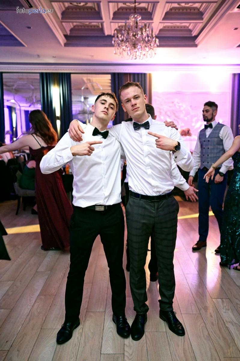 Zdjęcie w galerii na portalu naszraciborz.pl: Szampańska zabawa CKZiU nr 1 na studniówce w Rege w Bieńkowicach [FOTO i WIDEO] wiadomości z regionu