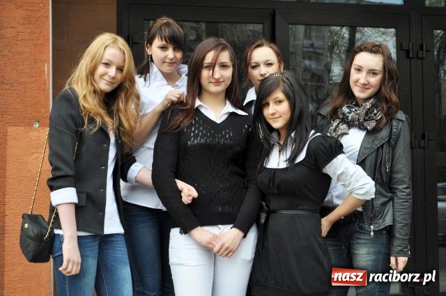 Zdjęcie w galerii na portalu naszraciborz.pl: Gimnazjalistów przepytano z patriotyzmu wiadomości z regionu