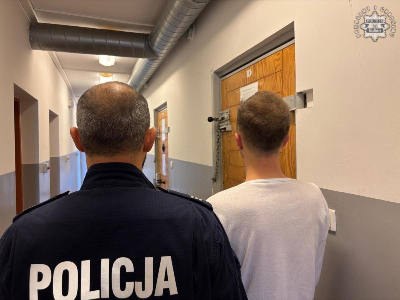 Zdjęcie w galerii na portalu naszraciborz.pl: Zarzuty dla dwóch 19-latków. Okradali samochody, mieli przy sobie narkotyki wiadomości z regionu