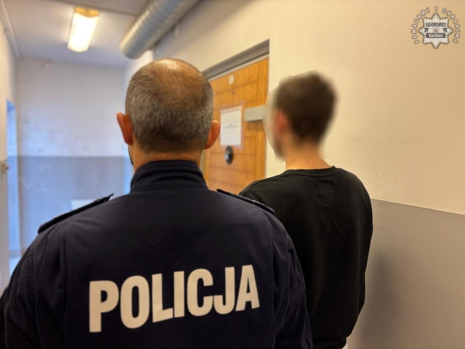 Zdjęcie w galerii na portalu naszraciborz.pl: Zarzuty dla dwóch 19-latków. Okradali samochody, mieli przy sobie narkotyki wiadomości z regionu