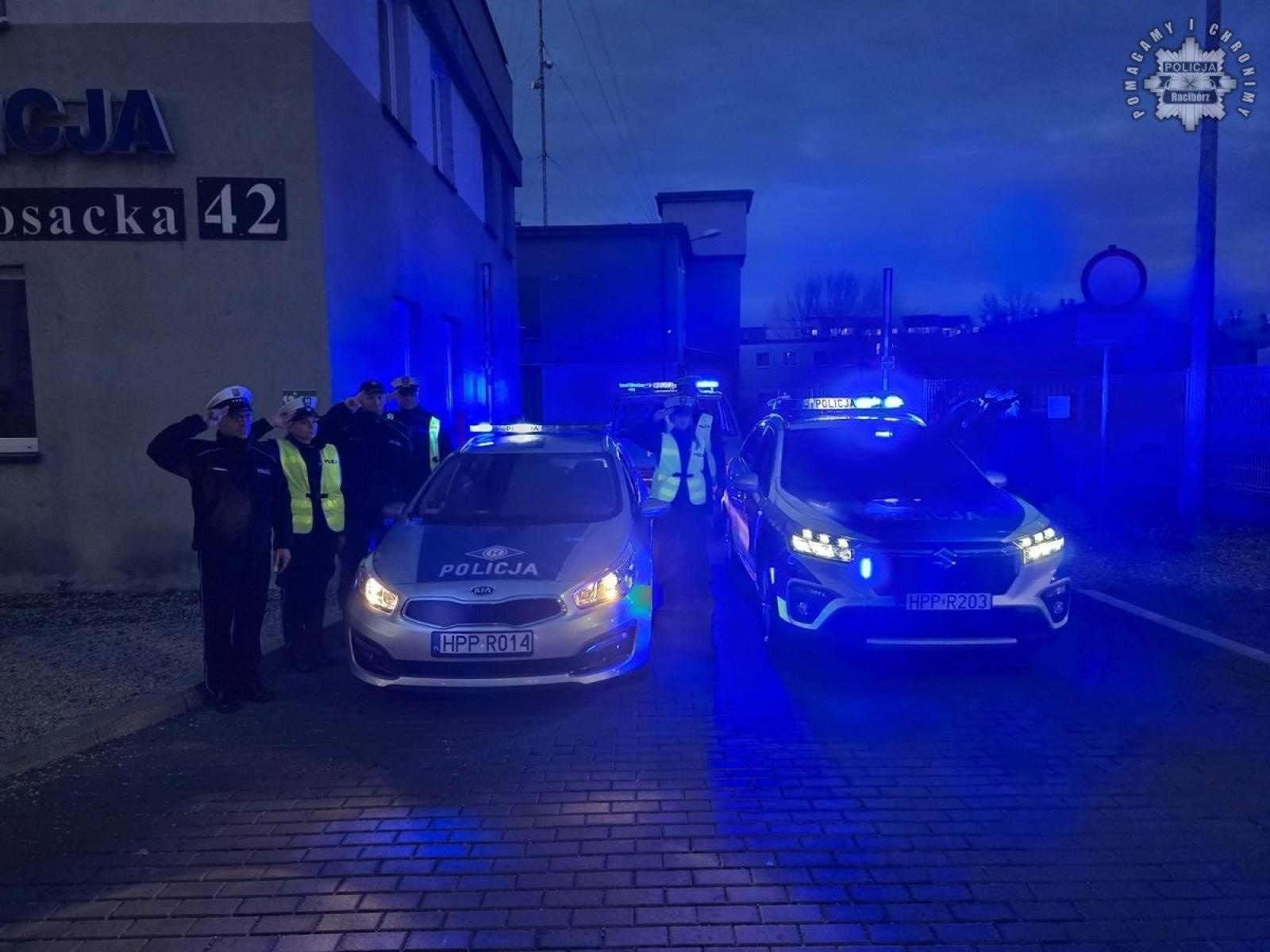 Zdjęcie w galerii na portalu naszraciborz.pl: Policjanci z Raciborza uczcili pamięć zmarłego ratownika medycznego wiadomości z regionu