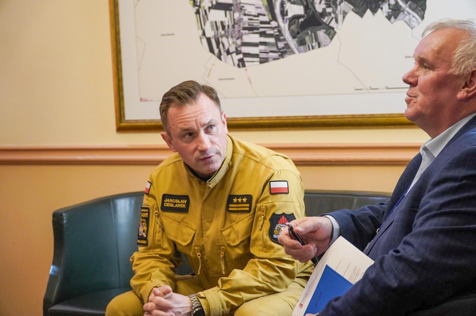 Zdjęcie w galerii na portalu naszraciborz.pl: Prezydent Raciborza spotkał się z Komendantem PSP – podpisano ważne porozumienia dla bezpieczeństwa miasta wiadomości z regionu