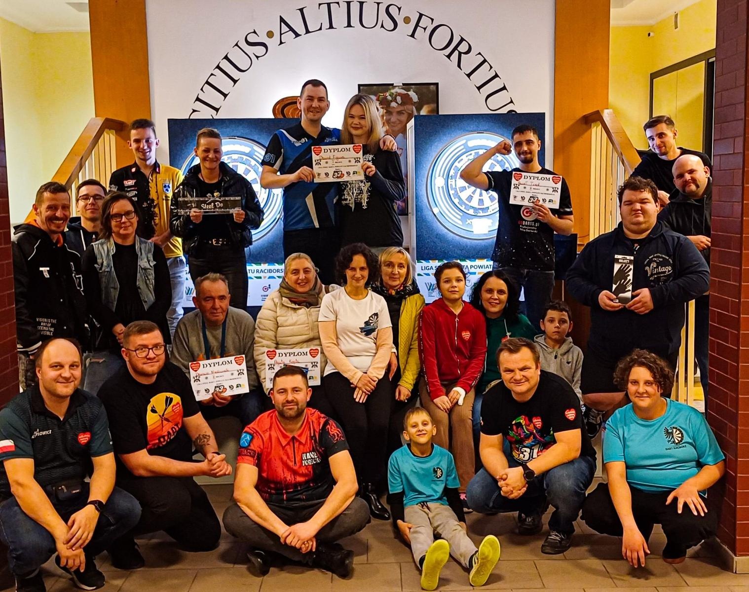 Zdjęcie w galerii na portalu naszraciborz.pl: Liga Steel Darta Powiat Raciborski: emocje, rywalizacja i wsparcie WOŚP wiadomości z regionu