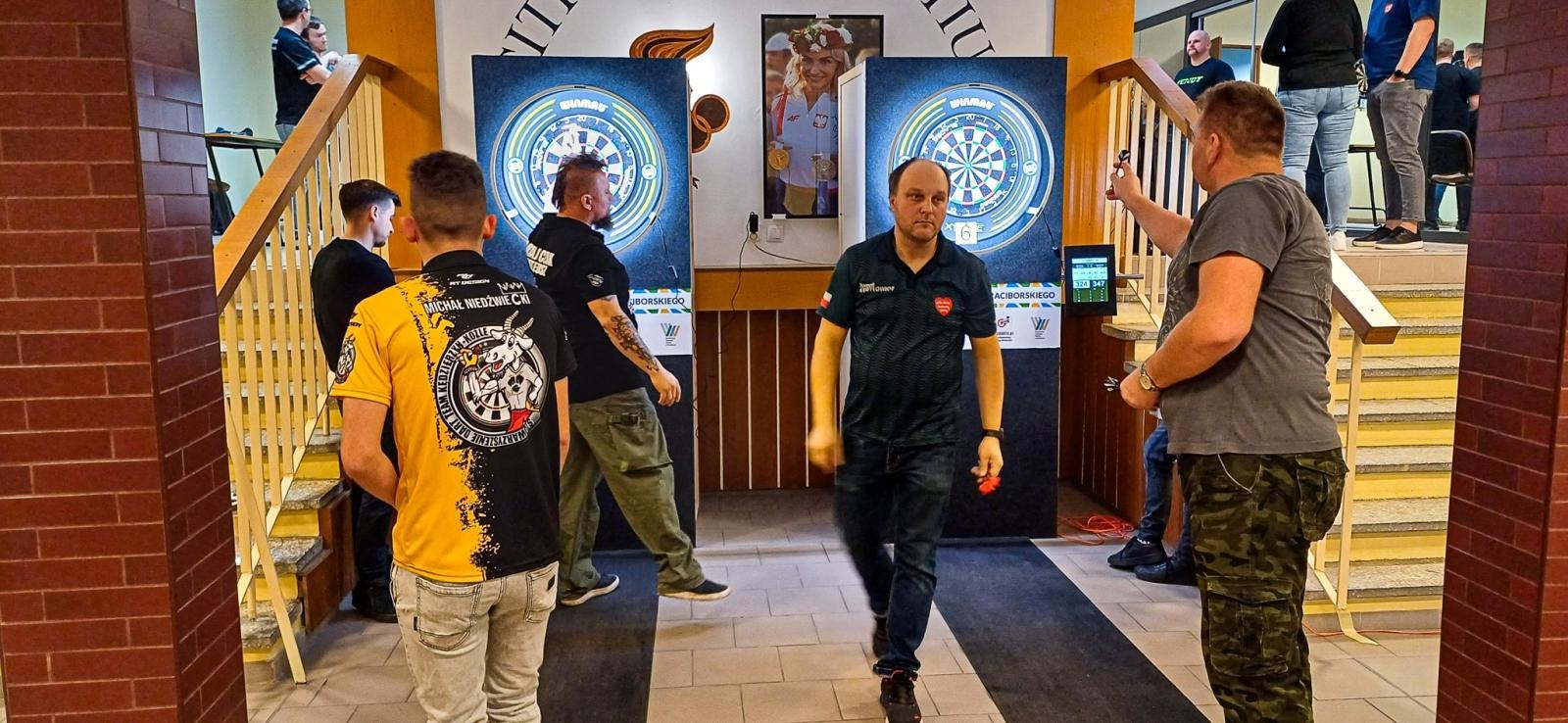 Zdjęcie w galerii na portalu naszraciborz.pl: Liga Steel Darta Powiat Raciborski: emocje, rywalizacja i wsparcie WOŚP wiadomości z regionu