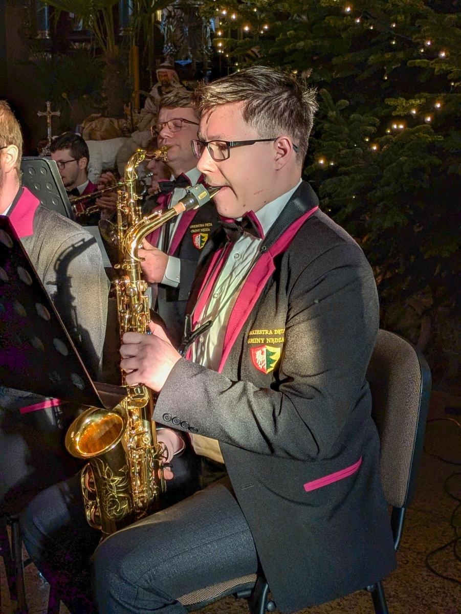 Zdjęcie w galerii na portalu naszraciborz.pl: Owacje na stojąco. Koncert kolęd Orkiestry Dętej Gminy Nędza [FOTO i WIDEO] wiadomości z regionu