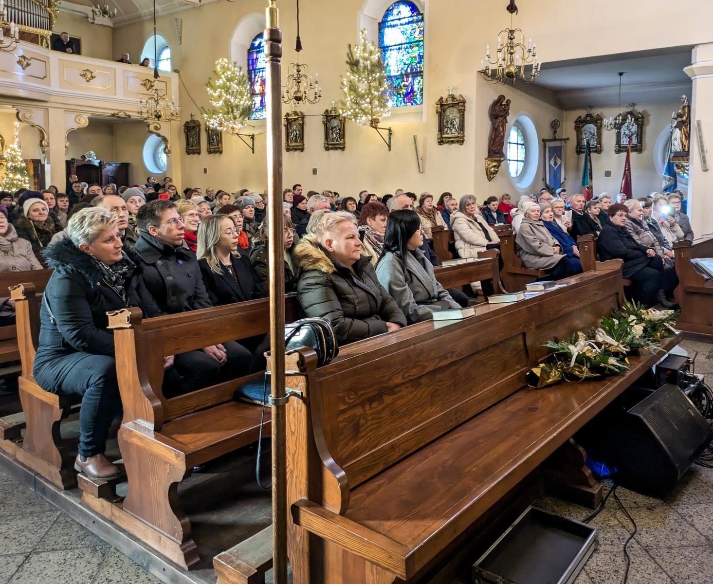 Zdjęcie w galerii na portalu naszraciborz.pl: Owacje na stojąco. Koncert kolęd Orkiestry Dętej Gminy Nędza [FOTO i WIDEO] wiadomości z regionu