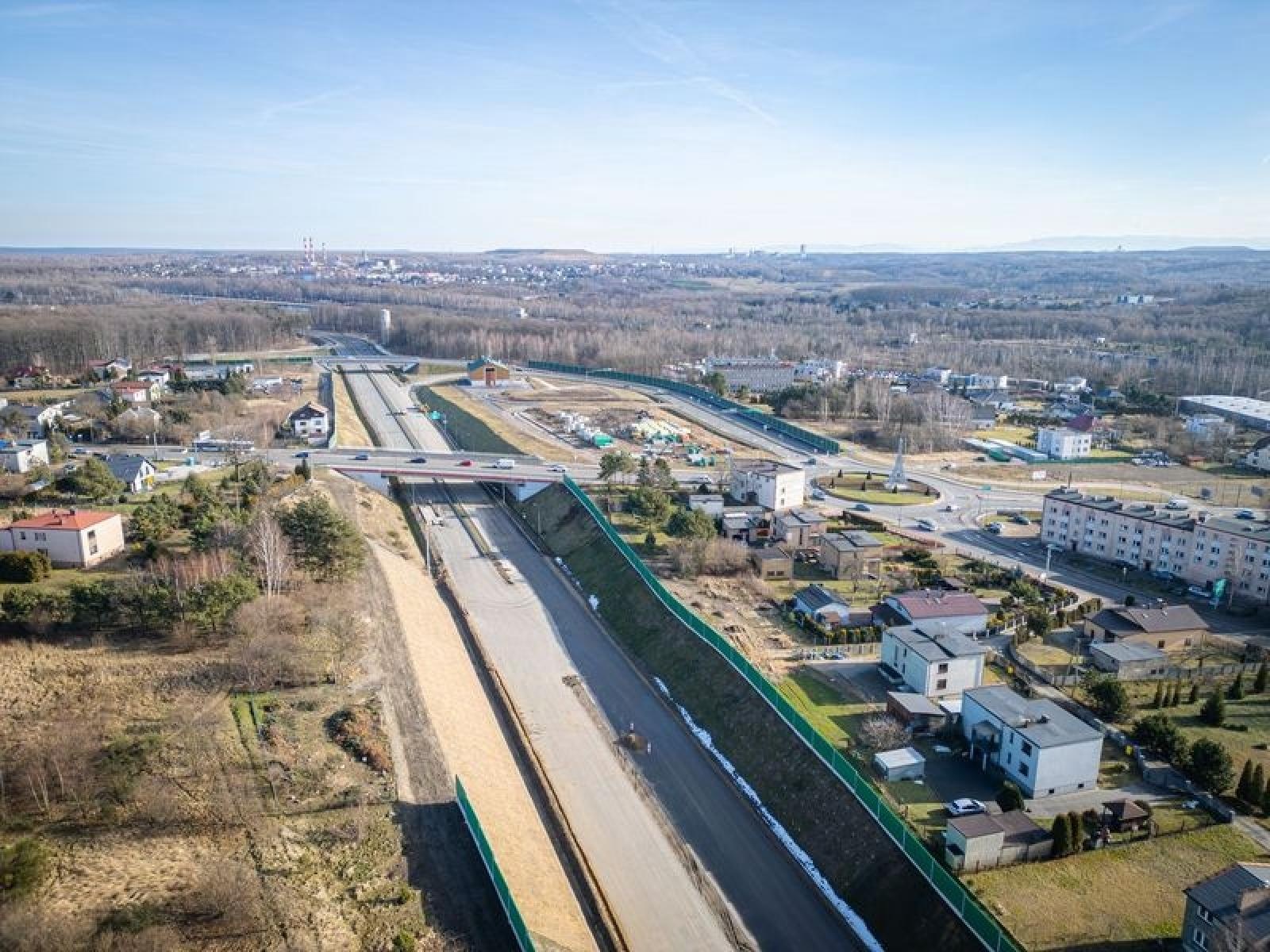 Zdjęcie w galerii na portalu naszraciborz.pl: Rybnik finiszuje z ostatnim odcinkiem drogi Racibórz-Pszczyna wiadomości z regionu