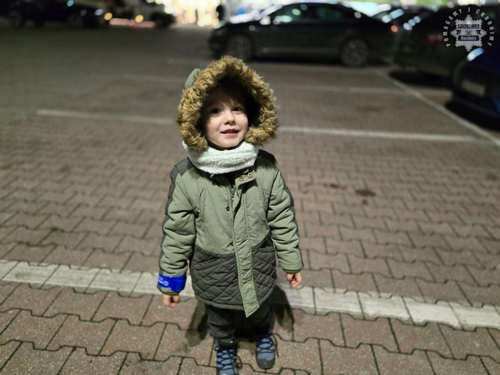 Zdjęcie w galerii na portalu naszraciborz.pl: Nosząc odblaski świecisz przykładem. Policyjna akcja na ulicach Raciborza wiadomości z regionu