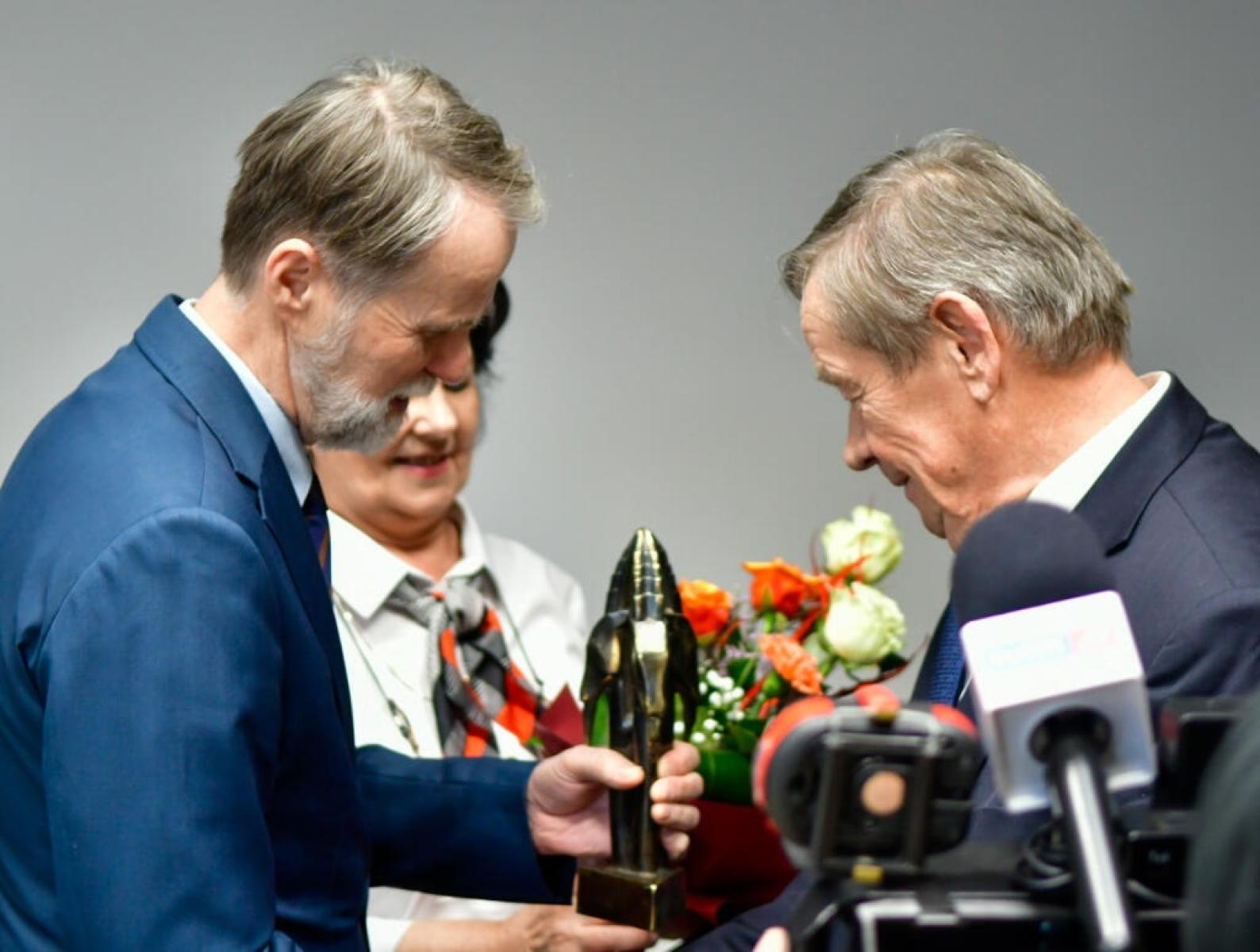 Zdjęcie w galerii na portalu naszraciborz.pl: Pomysłodawca i organizator Pływadeł z nagrodą Koziołka wiadomości z regionu