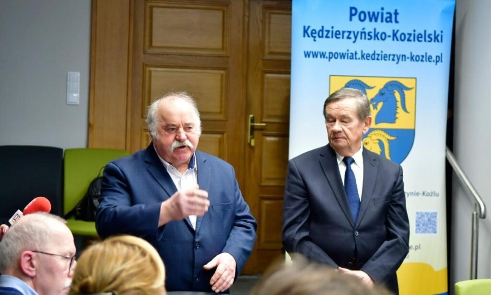 Zdjęcie w galerii na portalu naszraciborz.pl: Pomysłodawca i organizator Pływadeł z nagrodą Koziołka wiadomości z regionu