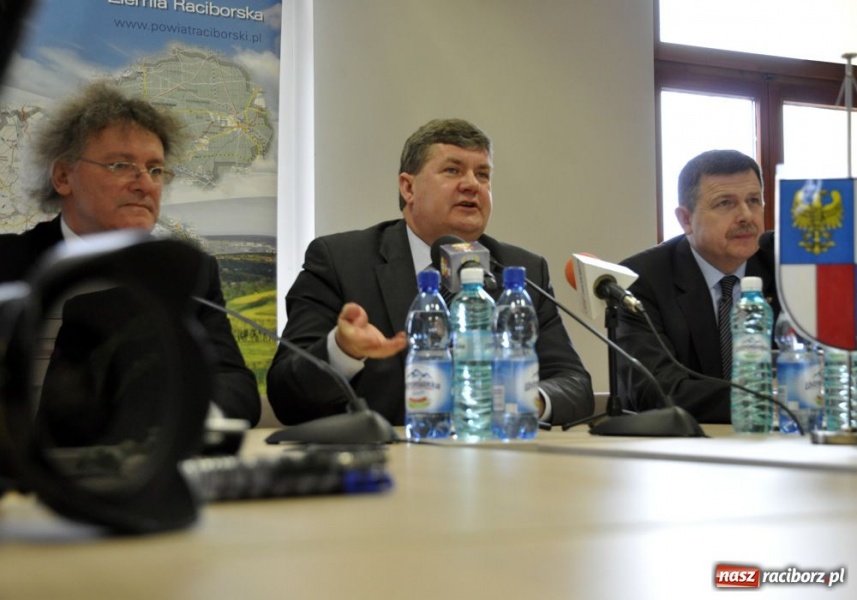 Zdjęcie w galerii na portalu naszraciborz.pl: Minister Plocke obiecuje ziemię wiadomości z regionu