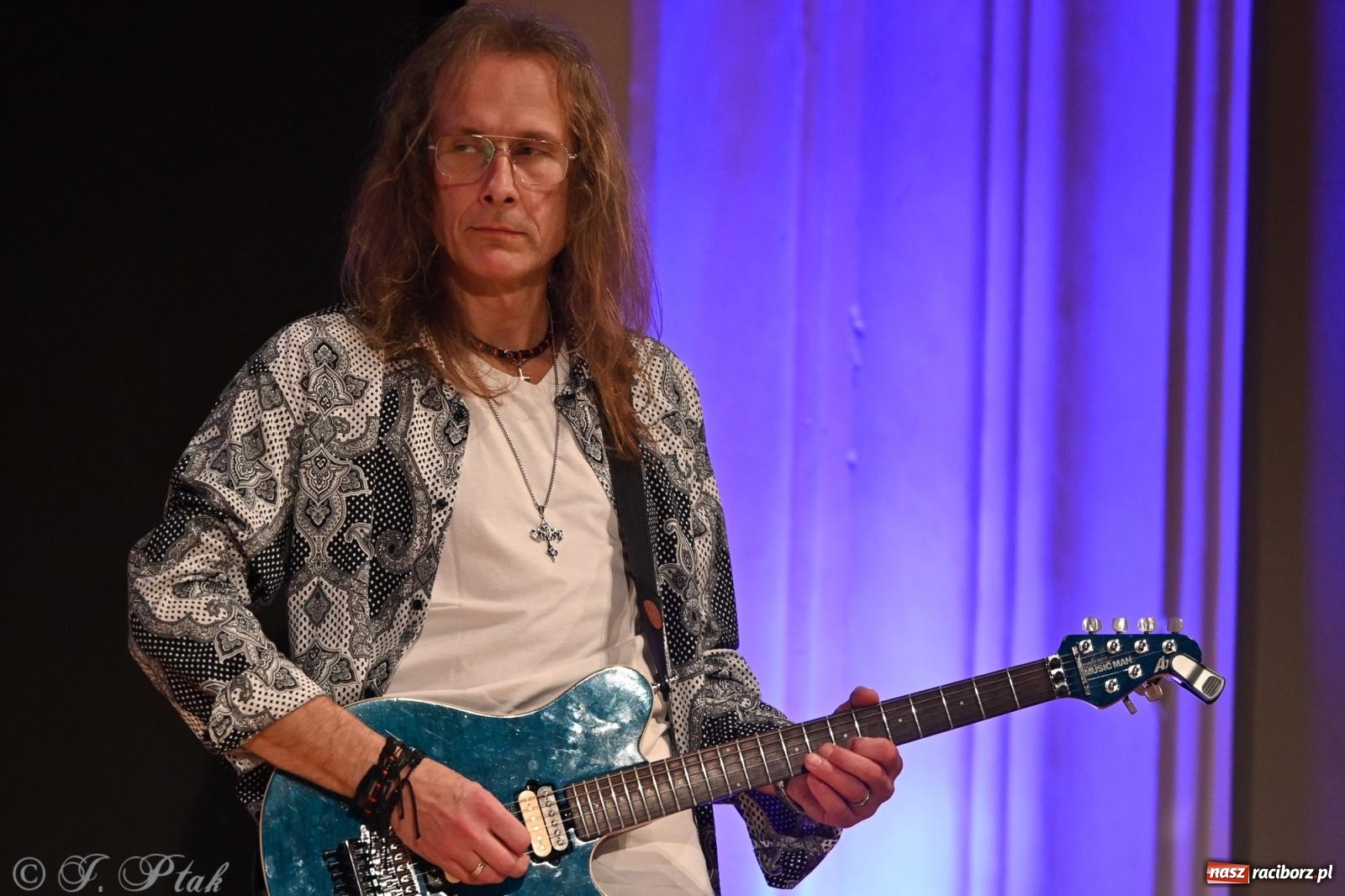 Zdjęcie w galerii na portalu naszraciborz.pl: Legendarny rock w symfonicznym wydaniu porwał publiczność w Raciborzu [FOTO] wiadomości z regionu