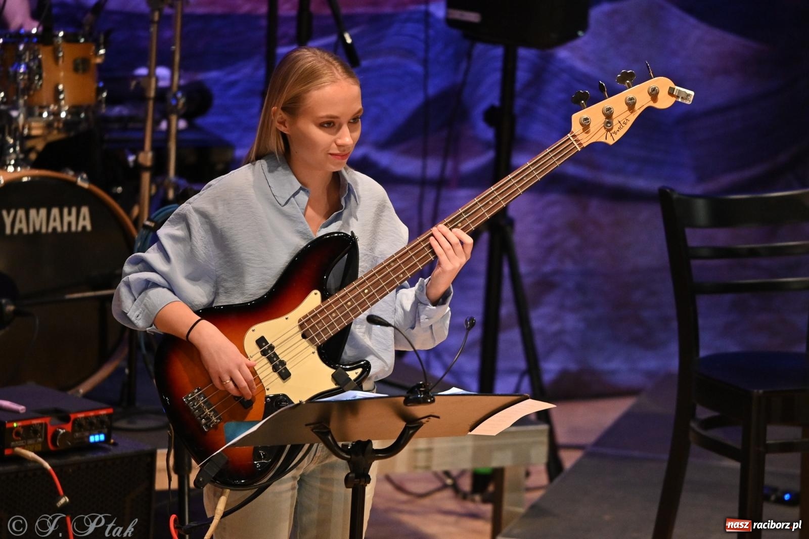 Zdjęcie w galerii na portalu naszraciborz.pl: Legendarny rock w symfonicznym wydaniu porwał publiczność w Raciborzu [FOTO] wiadomości z regionu