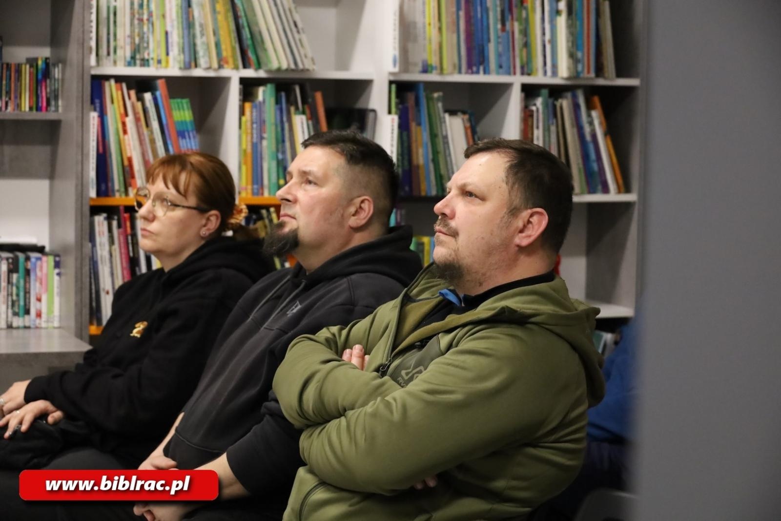 Zdjęcie w galerii na portalu naszraciborz.pl: Młodzi nie wiedzą, starzy nie pamiętają. O tragedii górnośląskiej w raciborskiej bibliotece wiadomości z regionu