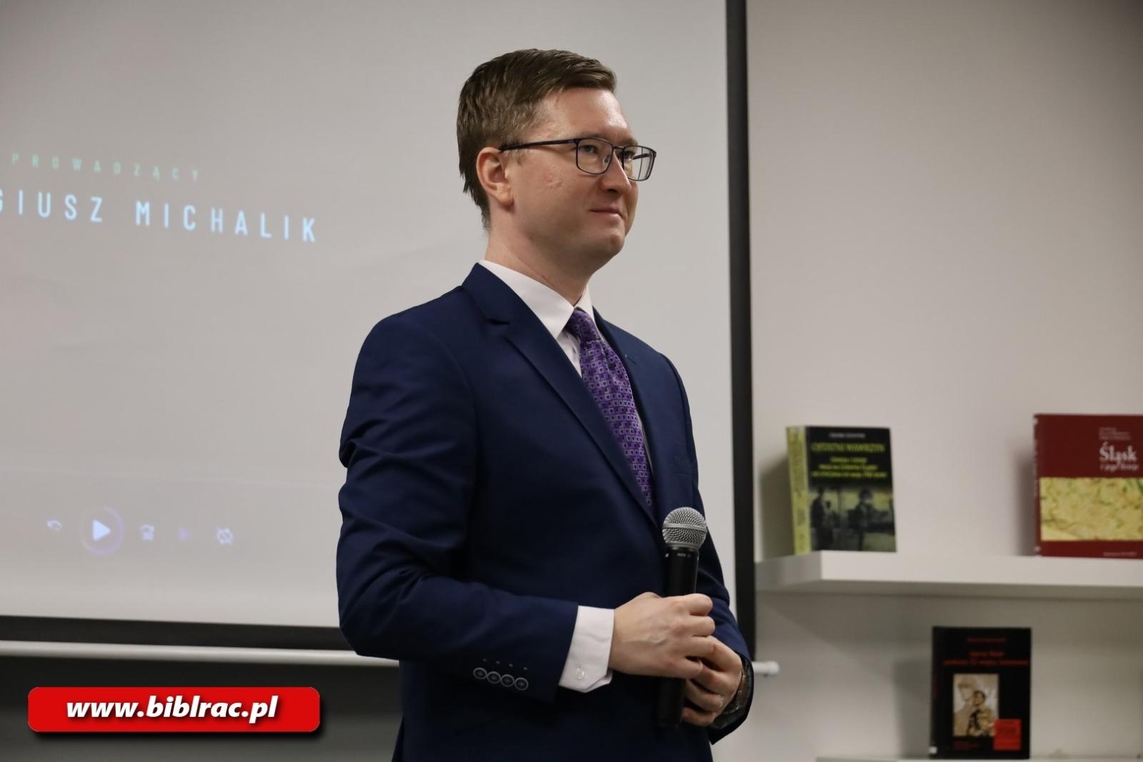 Zdjęcie w galerii na portalu naszraciborz.pl: Młodzi nie wiedzą, starzy nie pamiętają. O tragedii górnośląskiej w raciborskiej bibliotece wiadomości z regionu