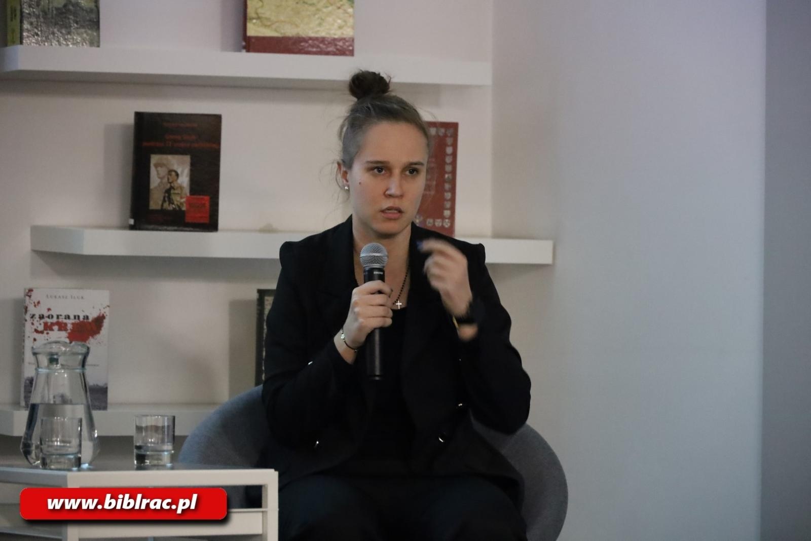 Zdjęcie w galerii na portalu naszraciborz.pl: Młodzi nie wiedzą, starzy nie pamiętają. O tragedii górnośląskiej w raciborskiej bibliotece wiadomości z regionu