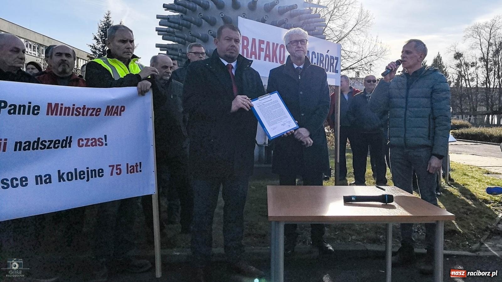 Zdjęcie w galerii na portalu naszraciborz.pl: Konferencja prasowa w Rafako. Apel do premiera Tuska o ratunek dla zakładu [FOTO i WIDEO] wiadomości z regionu