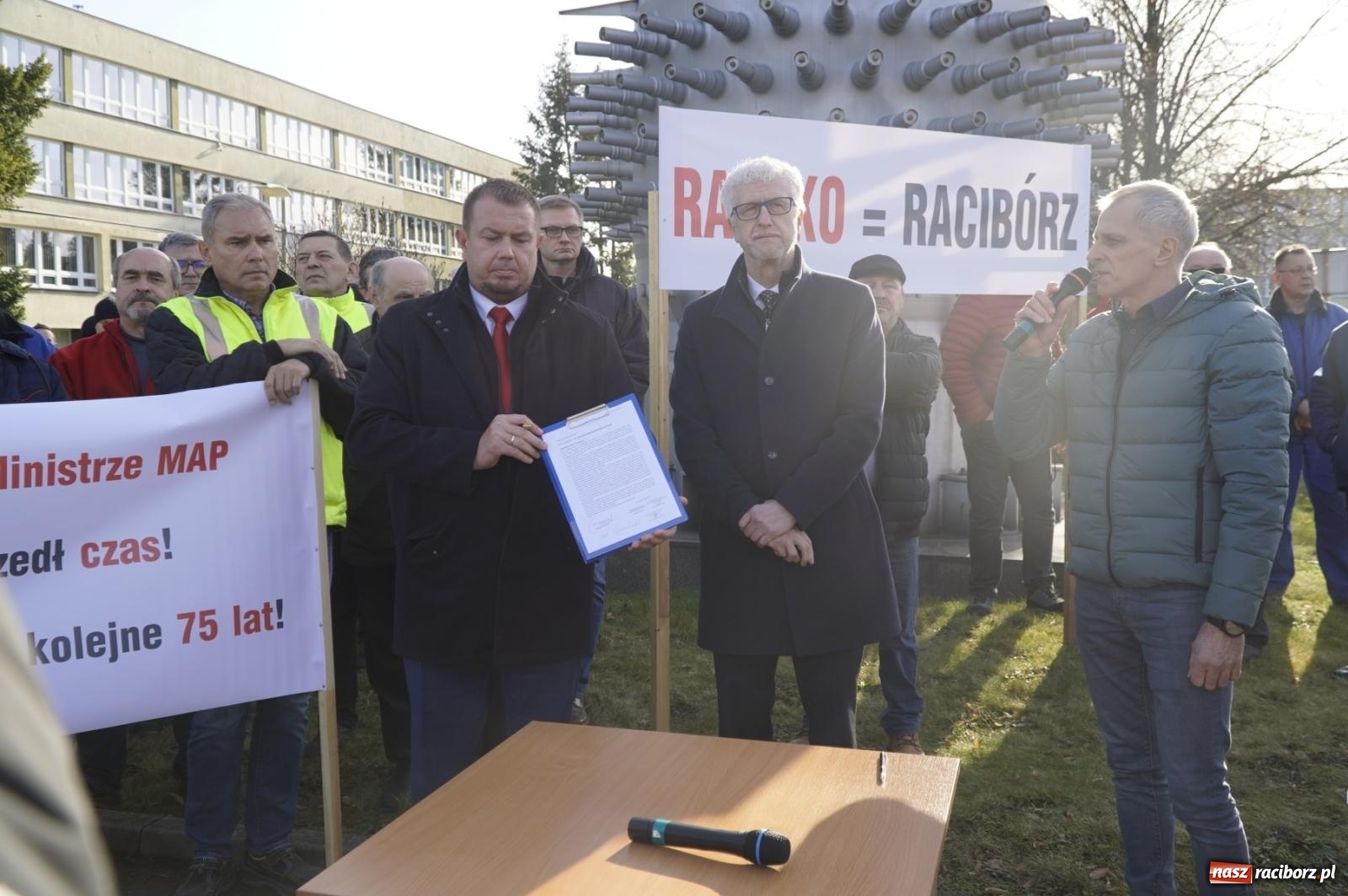 Zdjęcie w galerii na portalu naszraciborz.pl: Konferencja prasowa w Rafako. Apel do premiera Tuska o ratunek dla zakładu [FOTO i WIDEO] wiadomości z regionu