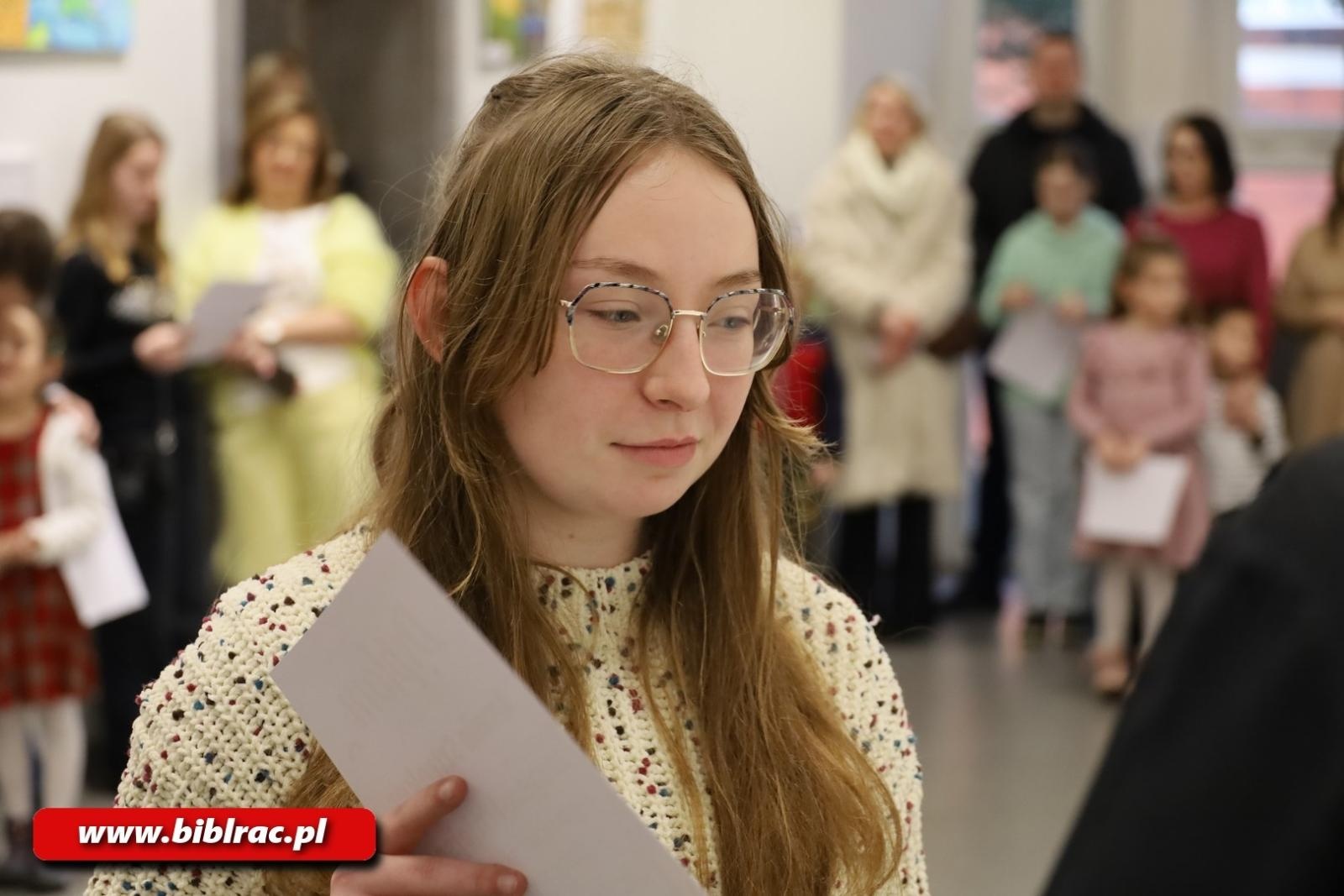 Zdjęcie w galerii na portalu naszraciborz.pl: Pokaż czym oddychasz – w bibliotece rozstrzygnięto konkurs plastyczny wiadomości z regionu