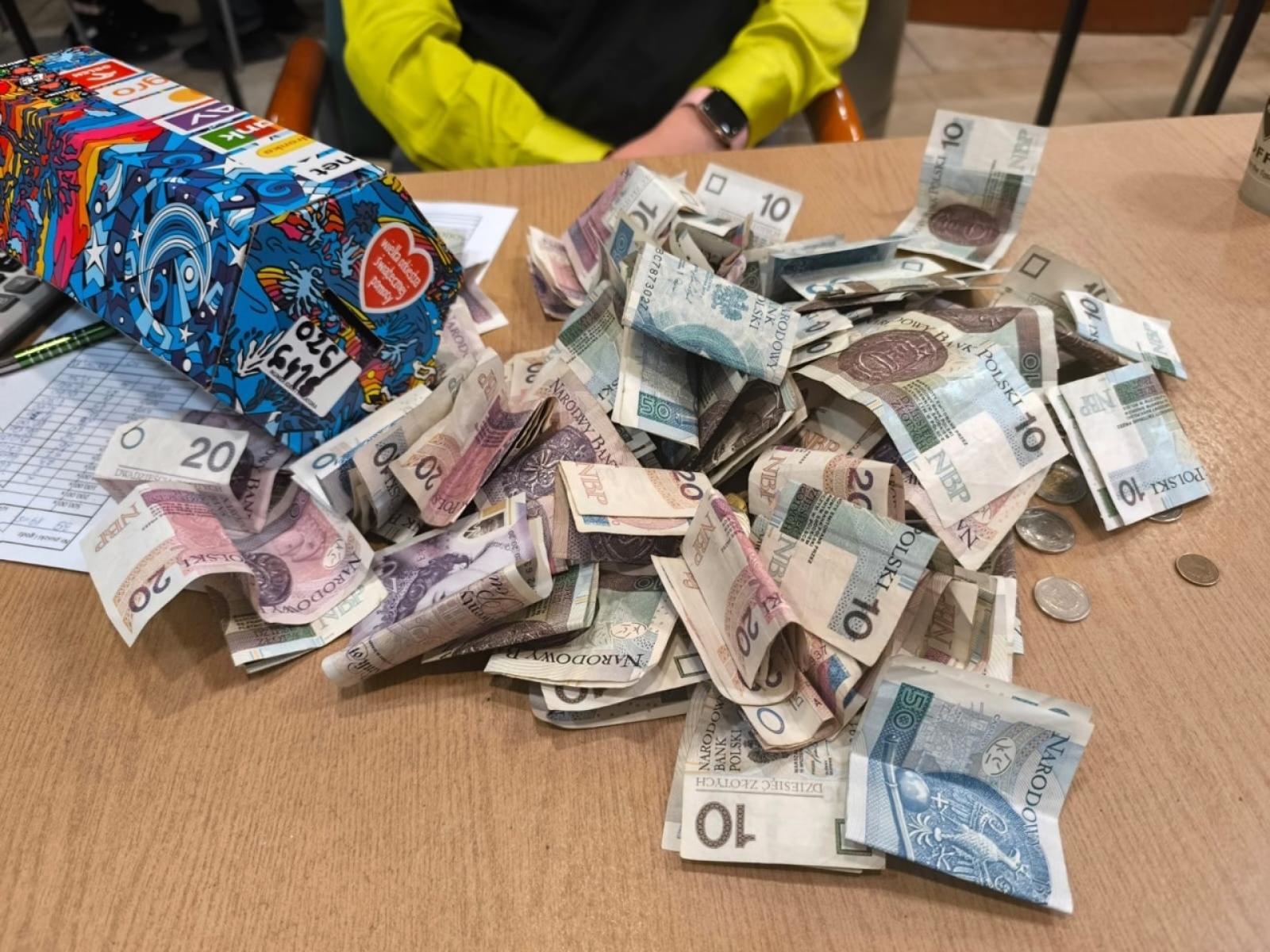 Zdjęcie w galerii na portalu naszraciborz.pl: 33. finał Wielkiej Orkiestry Świątecznej Pomocy za nami. Zobaczmy, jak wyglądał w Raciborzu wiadomości z regionu