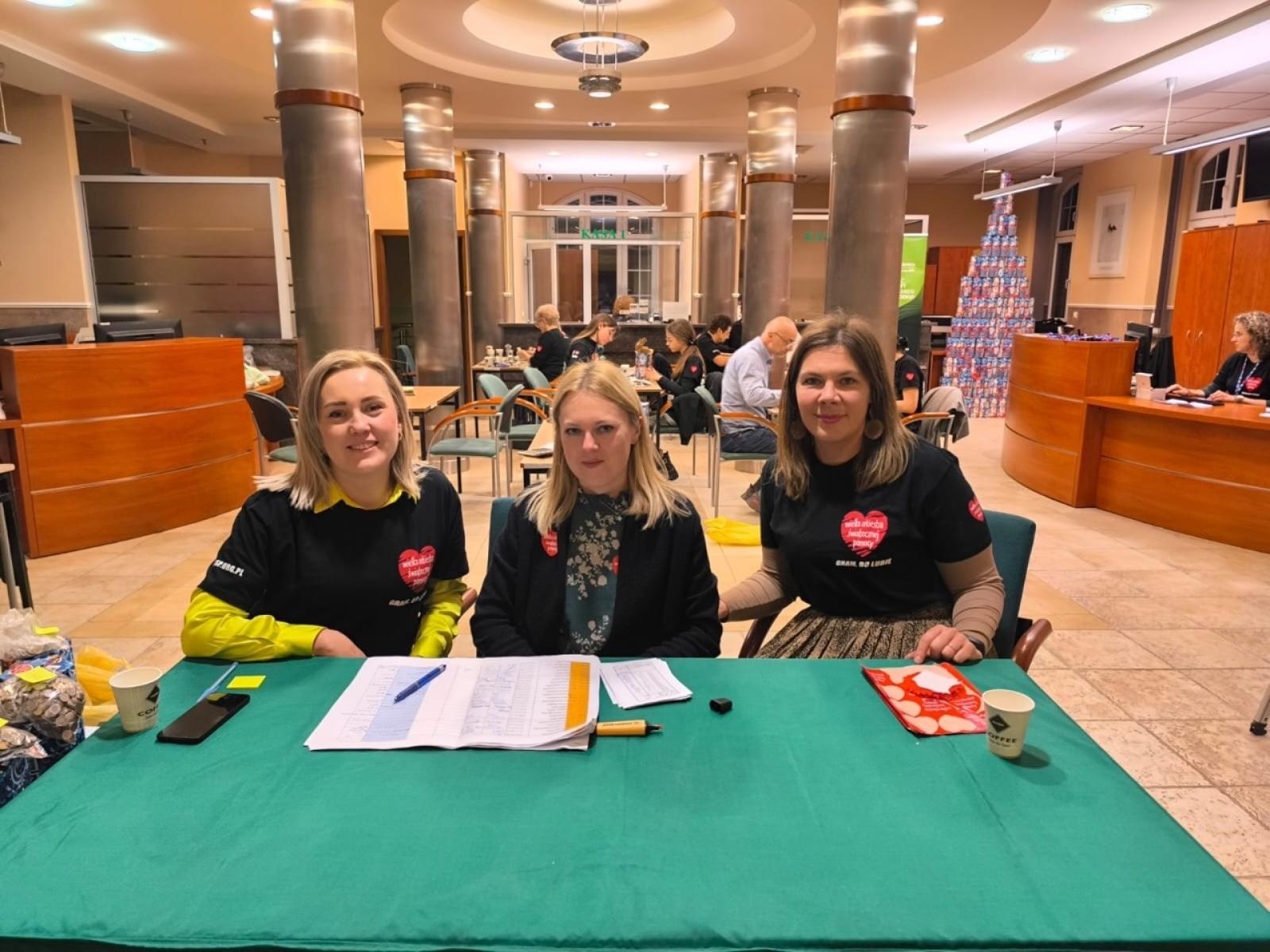 Zdjęcie w galerii na portalu naszraciborz.pl: 33. finał Wielkiej Orkiestry Świątecznej Pomocy za nami. Zobaczmy, jak wyglądał w Raciborzu wiadomości z regionu