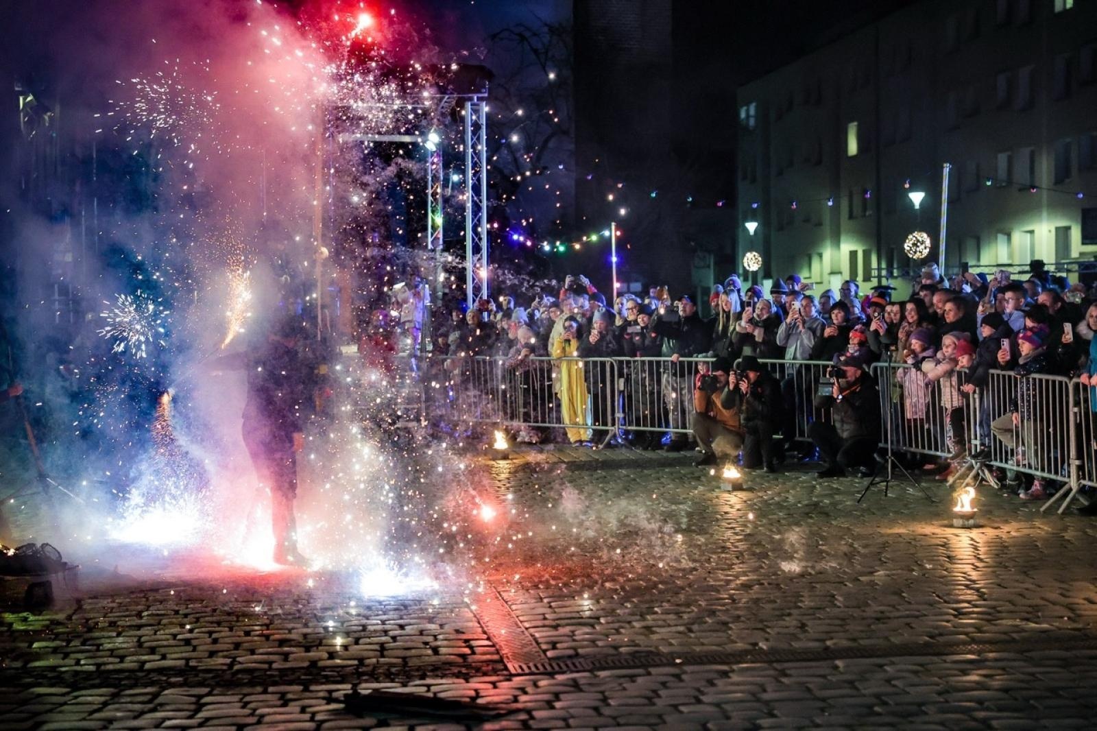 Zdjęcie w galerii na portalu naszraciborz.pl: 33. finał Wielkiej Orkiestry Świątecznej Pomocy za nami. Zobaczmy, jak wyglądał w Raciborzu wiadomości z regionu