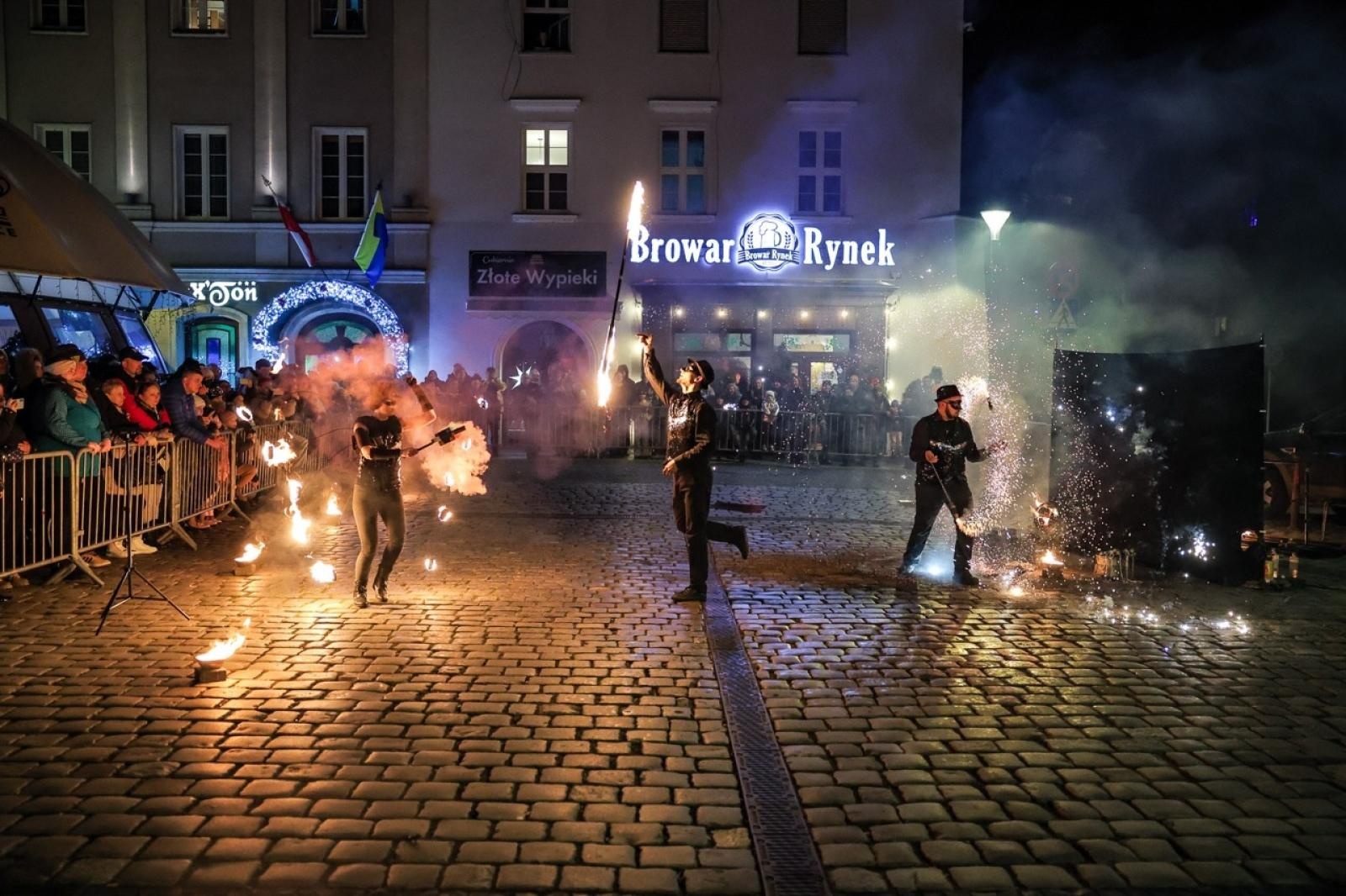 Zdjęcie w galerii na portalu naszraciborz.pl: 33. finał Wielkiej Orkiestry Świątecznej Pomocy za nami. Zobaczmy, jak wyglądał w Raciborzu wiadomości z regionu