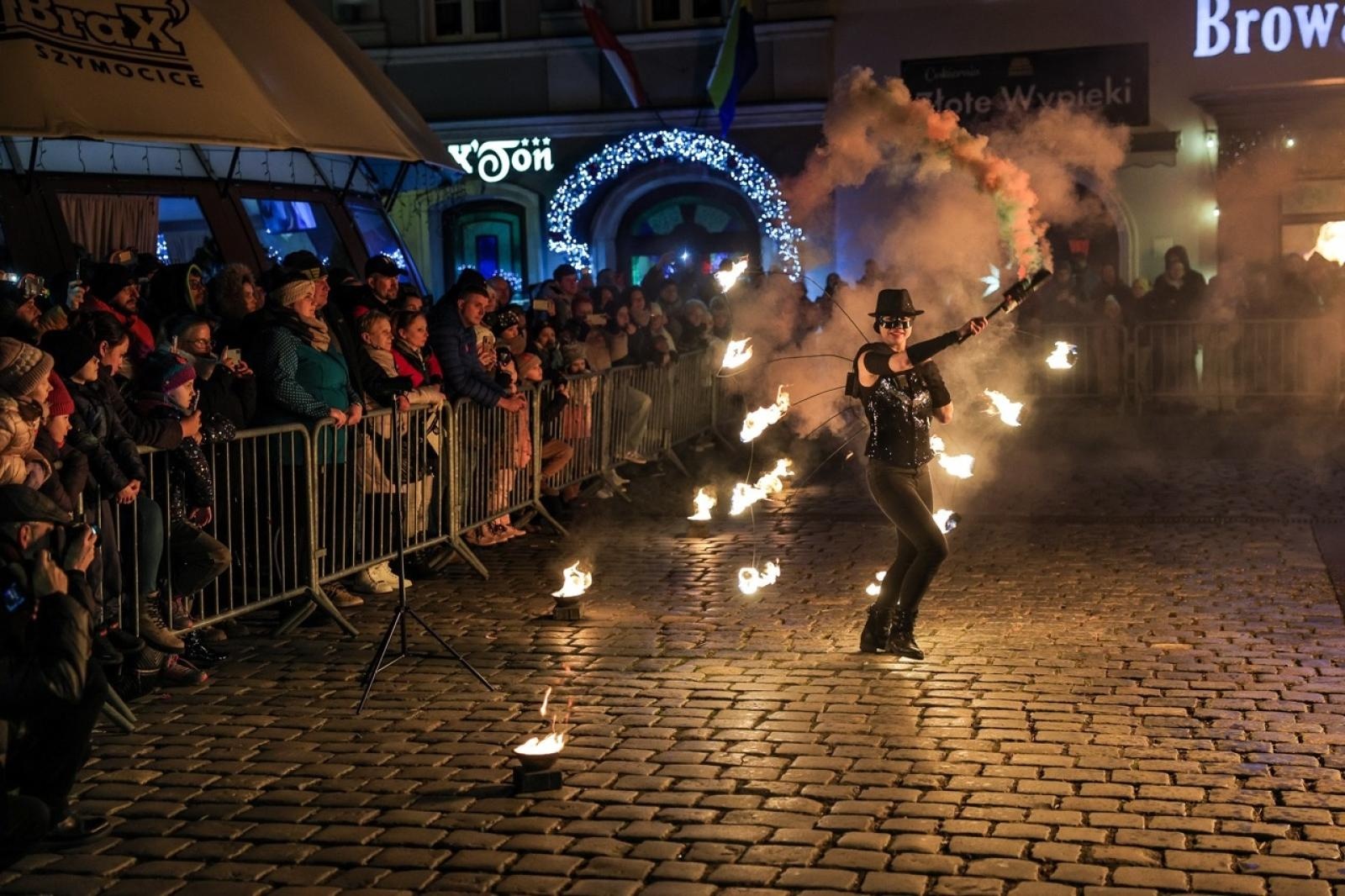 Zdjęcie w galerii na portalu naszraciborz.pl: 33. finał Wielkiej Orkiestry Świątecznej Pomocy za nami. Zobaczmy, jak wyglądał w Raciborzu wiadomości z regionu