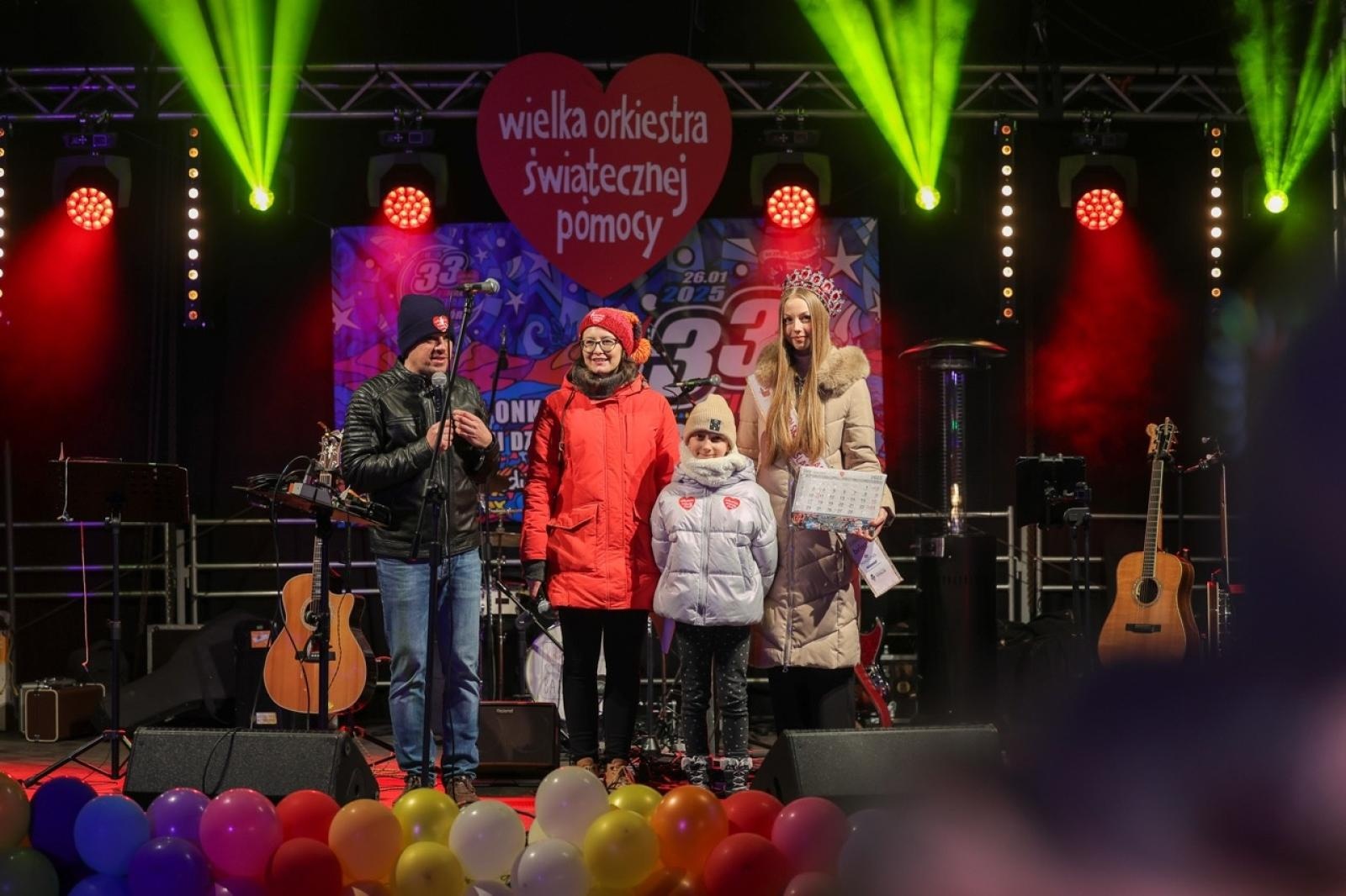 Zdjęcie w galerii na portalu naszraciborz.pl: 33. finał Wielkiej Orkiestry Świątecznej Pomocy za nami. Zobaczmy, jak wyglądał w Raciborzu wiadomości z regionu