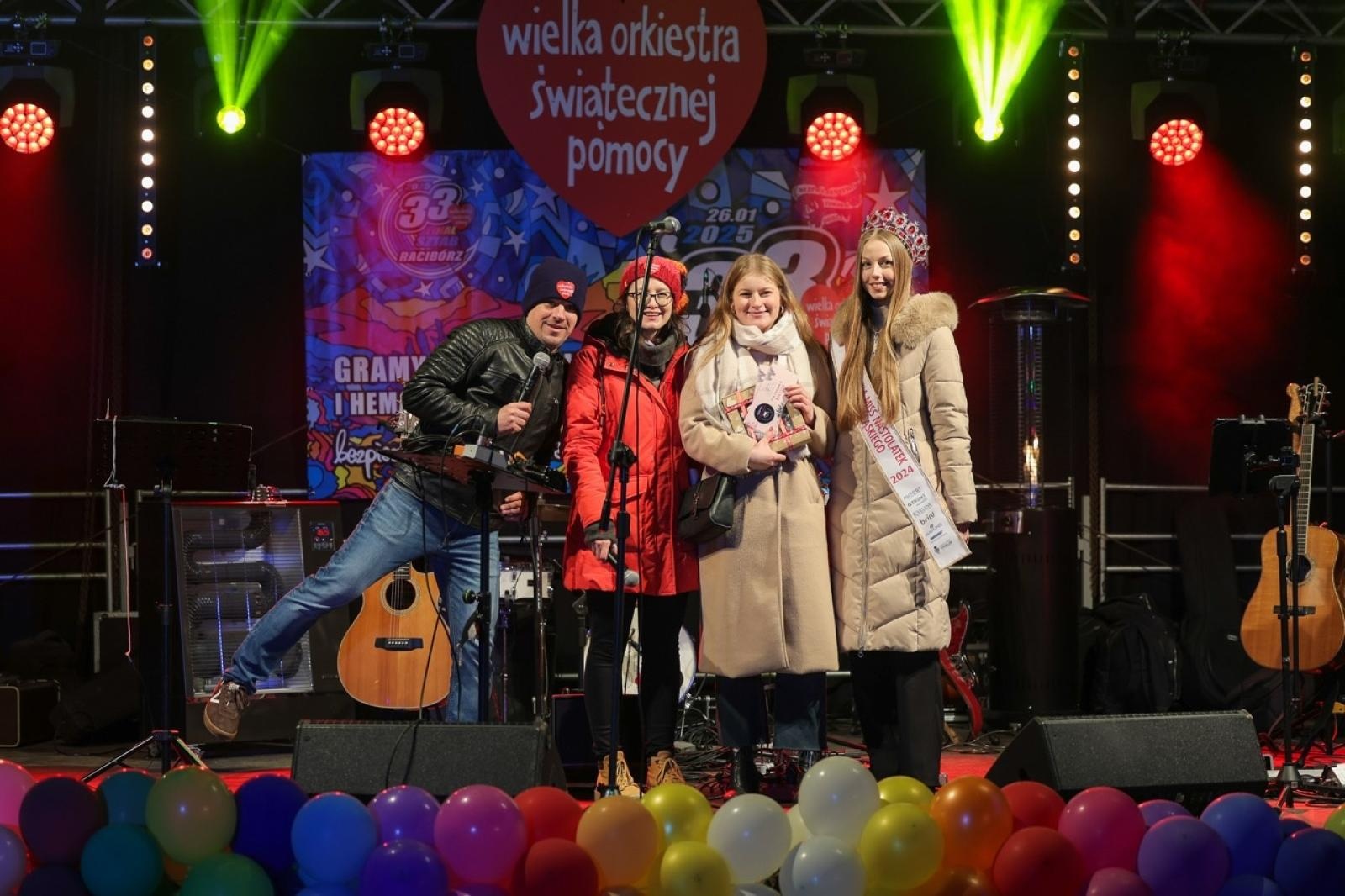 Zdjęcie w galerii na portalu naszraciborz.pl: 33. finał Wielkiej Orkiestry Świątecznej Pomocy za nami. Zobaczmy, jak wyglądał w Raciborzu wiadomości z regionu