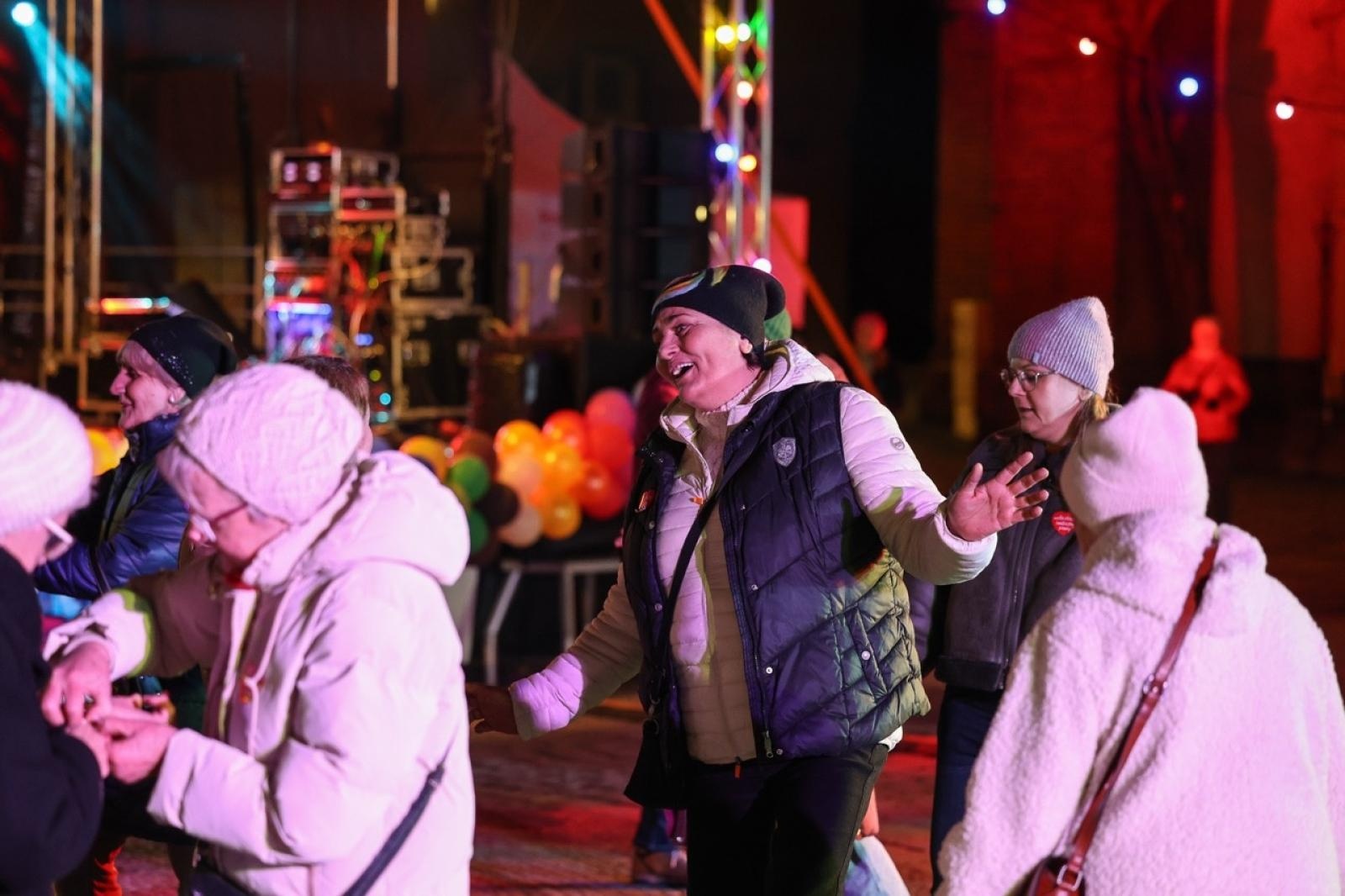 Zdjęcie w galerii na portalu naszraciborz.pl: 33. finał Wielkiej Orkiestry Świątecznej Pomocy za nami. Zobaczmy, jak wyglądał w Raciborzu wiadomości z regionu