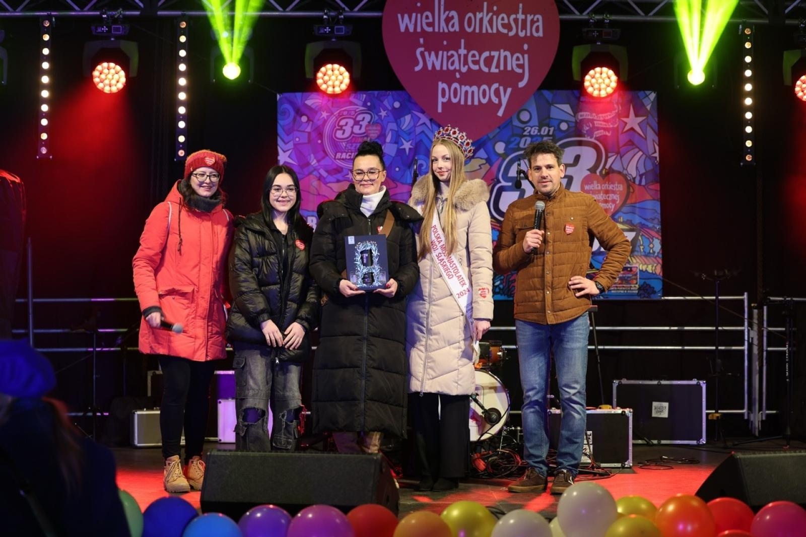 Zdjęcie w galerii na portalu naszraciborz.pl: 33. finał Wielkiej Orkiestry Świątecznej Pomocy za nami. Zobaczmy, jak wyglądał w Raciborzu wiadomości z regionu