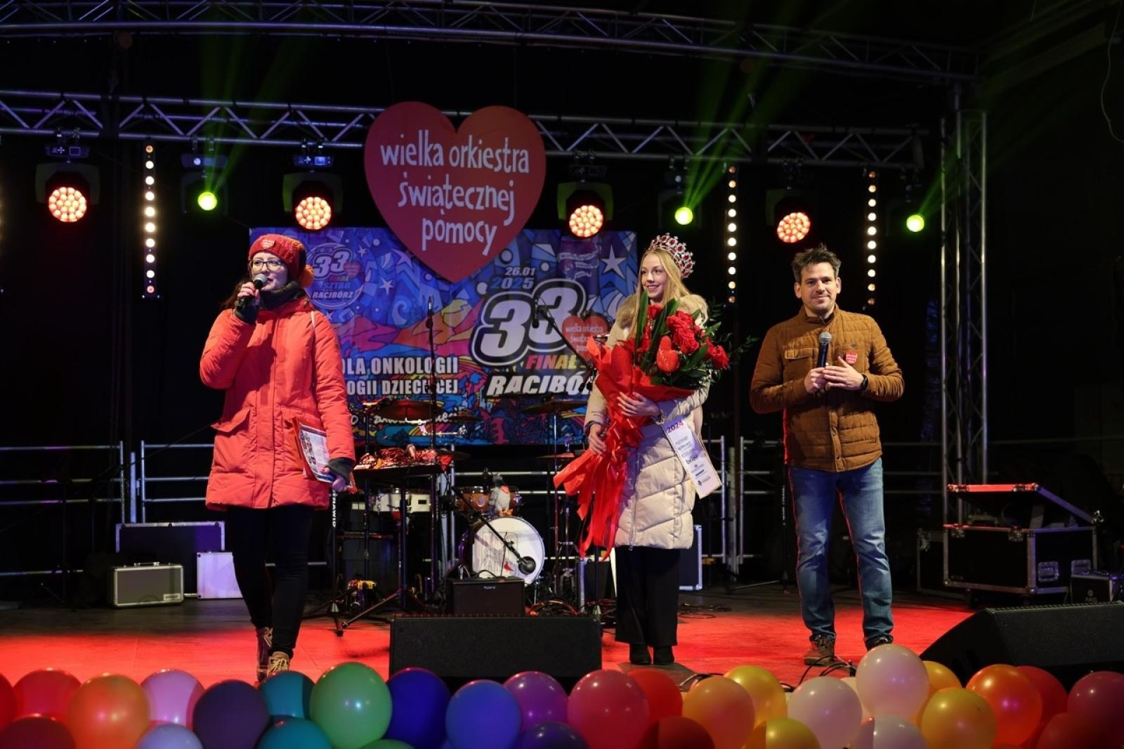 Zdjęcie w galerii na portalu naszraciborz.pl: 33. finał Wielkiej Orkiestry Świątecznej Pomocy za nami. Zobaczmy, jak wyglądał w Raciborzu wiadomości z regionu