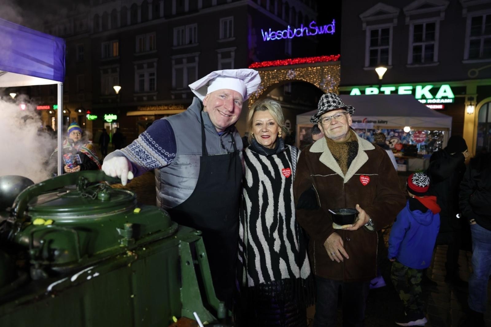 Zdjęcie w galerii na portalu naszraciborz.pl: 33. finał Wielkiej Orkiestry Świątecznej Pomocy za nami. Zobaczmy, jak wyglądał w Raciborzu wiadomości z regionu