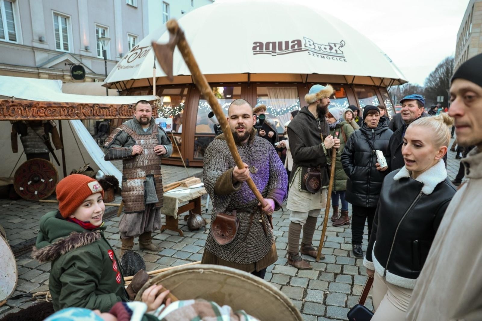 Zdjęcie w galerii na portalu naszraciborz.pl: 33. finał Wielkiej Orkiestry Świątecznej Pomocy za nami. Zobaczmy, jak wyglądał w Raciborzu wiadomości z regionu